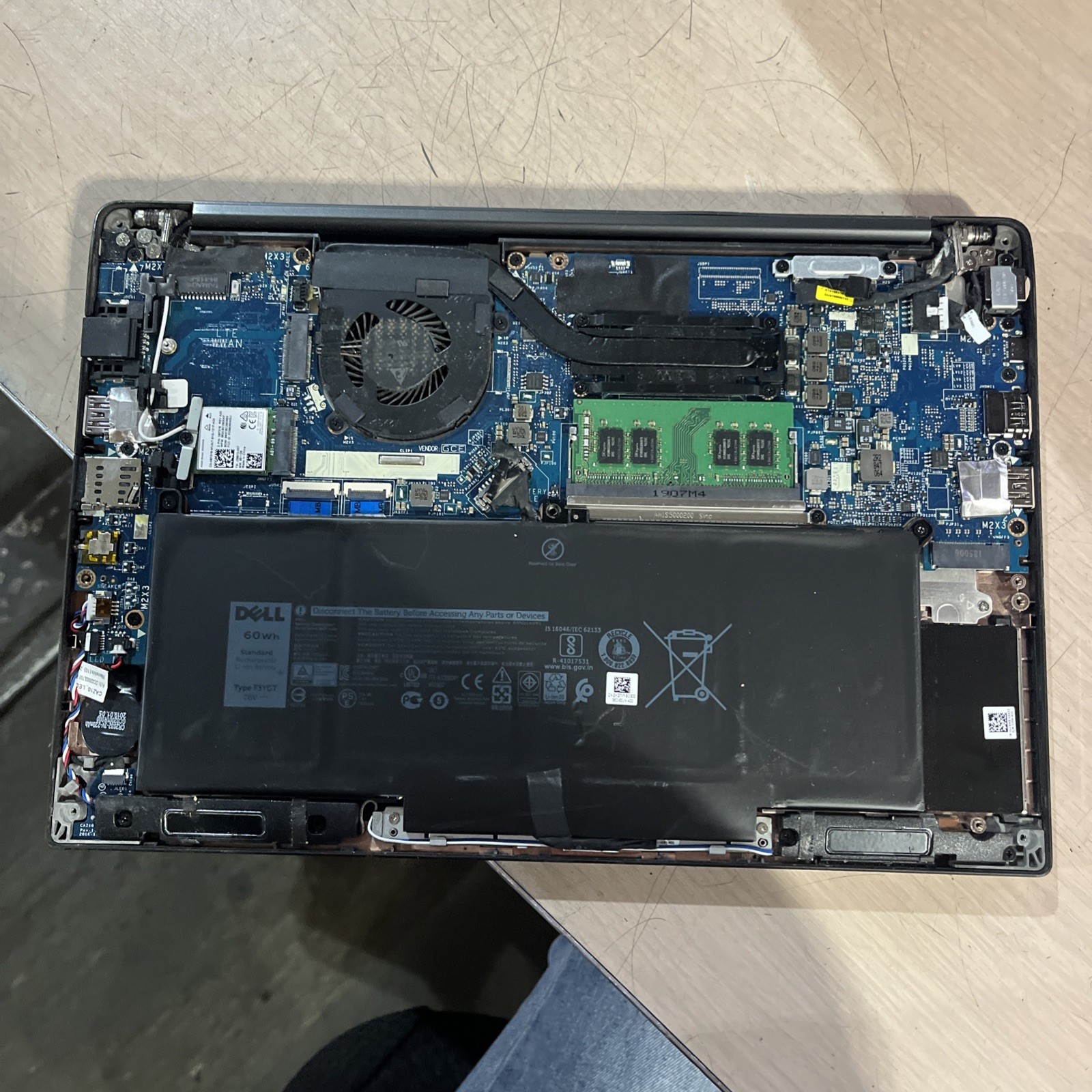 DELL LATITUDE 7390 INTEL CORE I5-7350U 1.70GHZ 8GB RAM NO HD
