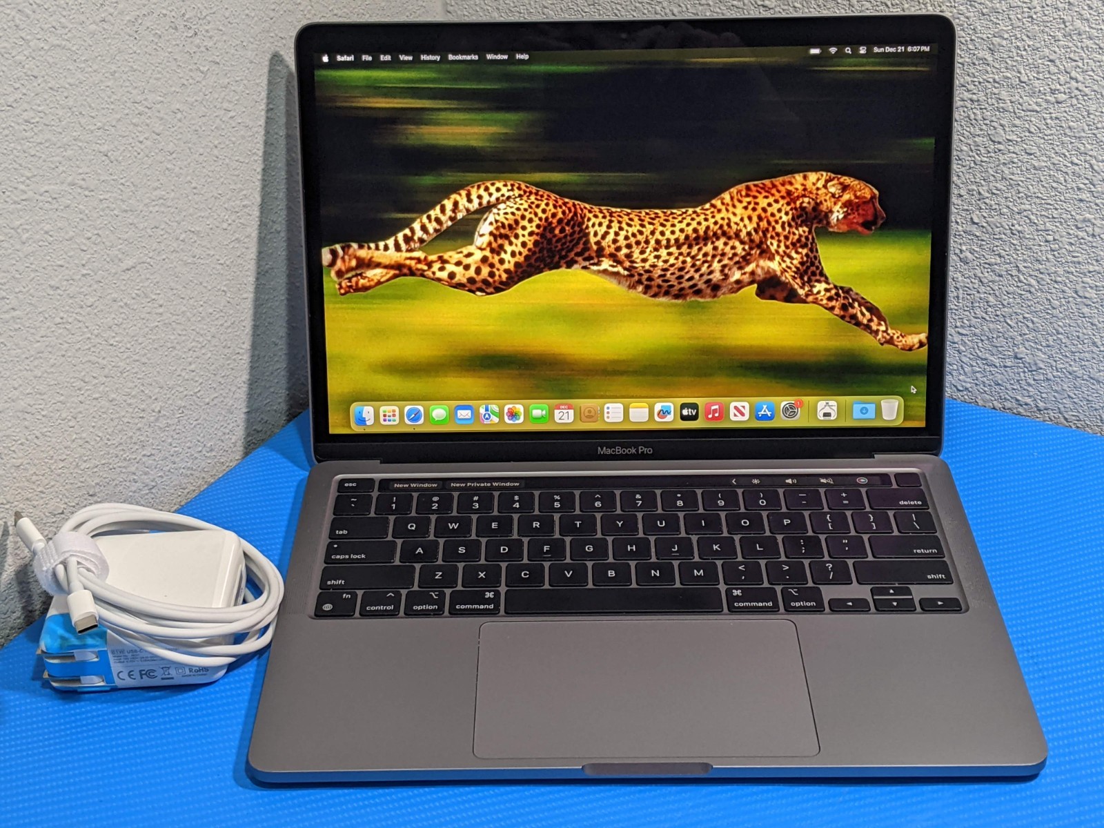 Apple MacBook Pro A2338 (2020) 13.3″ M1 8CPU/8GPU 3.2GHz 16GB 1TB MYDA2LL/A +PA