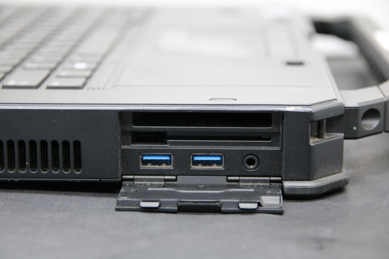Dell Latitude Rugged 5424 14″ – i5-8350U 16GB 256GB Win11 *No Batt see Trackpad*