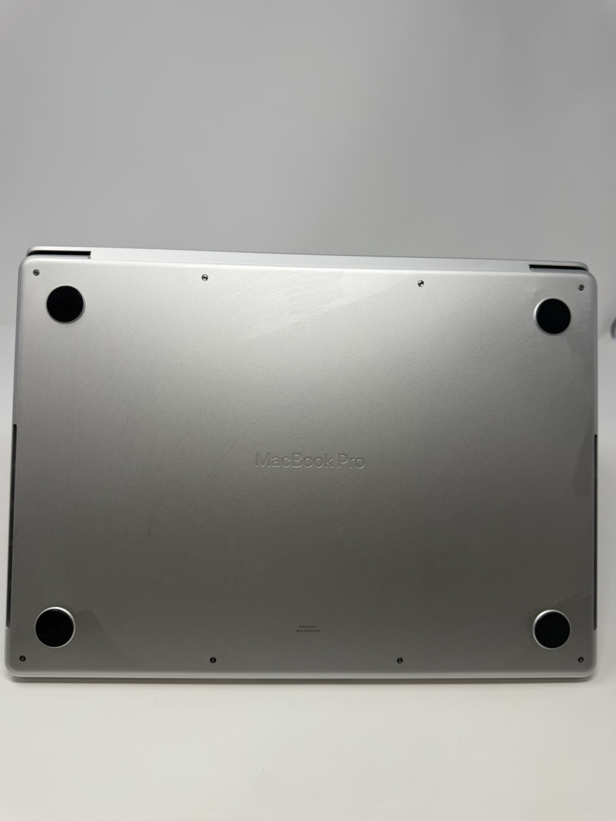Apple MacBook Pro (14-inch) [M4] (2024) M4 16GB RAM 512GB SSD – Parts – BAD LCD