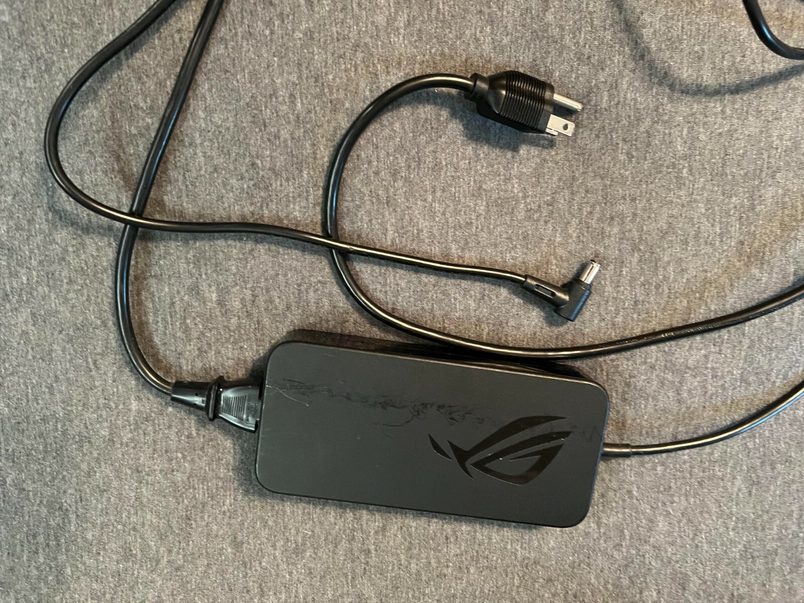 Asus ROG Zephyrus GX531GS-AH78 15.6″ IPS 144Hz i7-8750H 2.2GHz 246GB 1TB GTX1070