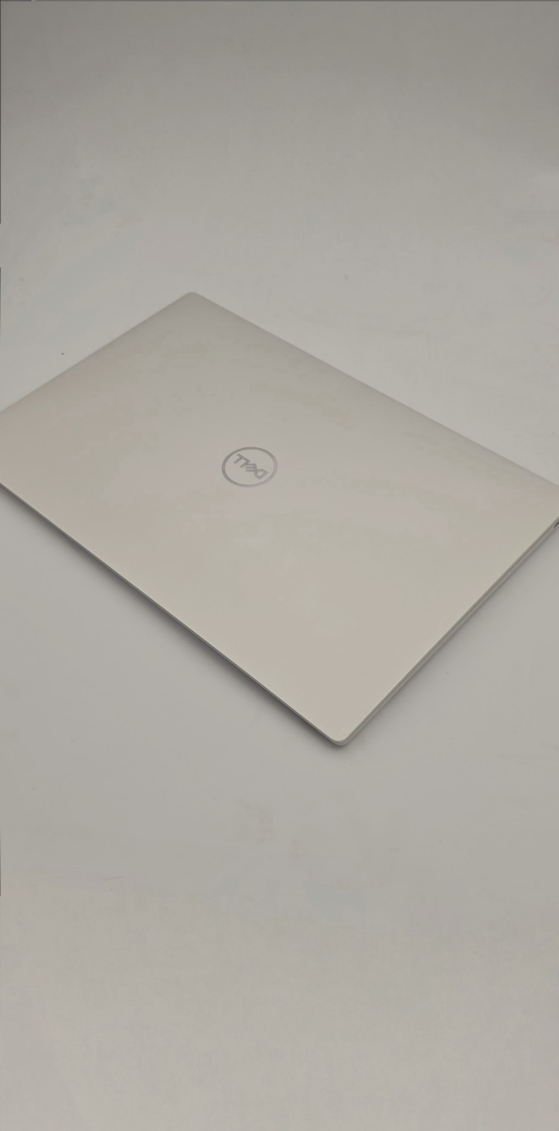 Dell XPS 13 9320 13.4″ (512 GB SSD, i7-1260P, 4.70GHz, 16GB RAM) Laptop – Silver