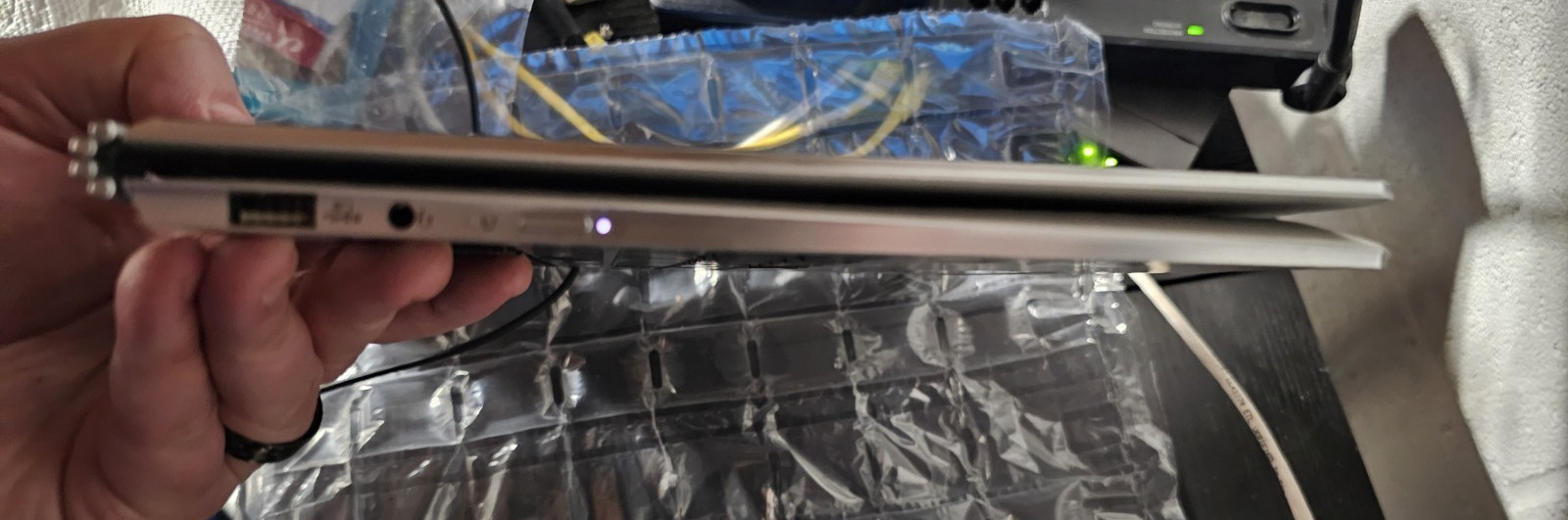 Lenovo Yoga i7 16GB RAM, Wifi 6, Touchscreen, Win 11 **NEW M.2 SSD AND BATTERY**