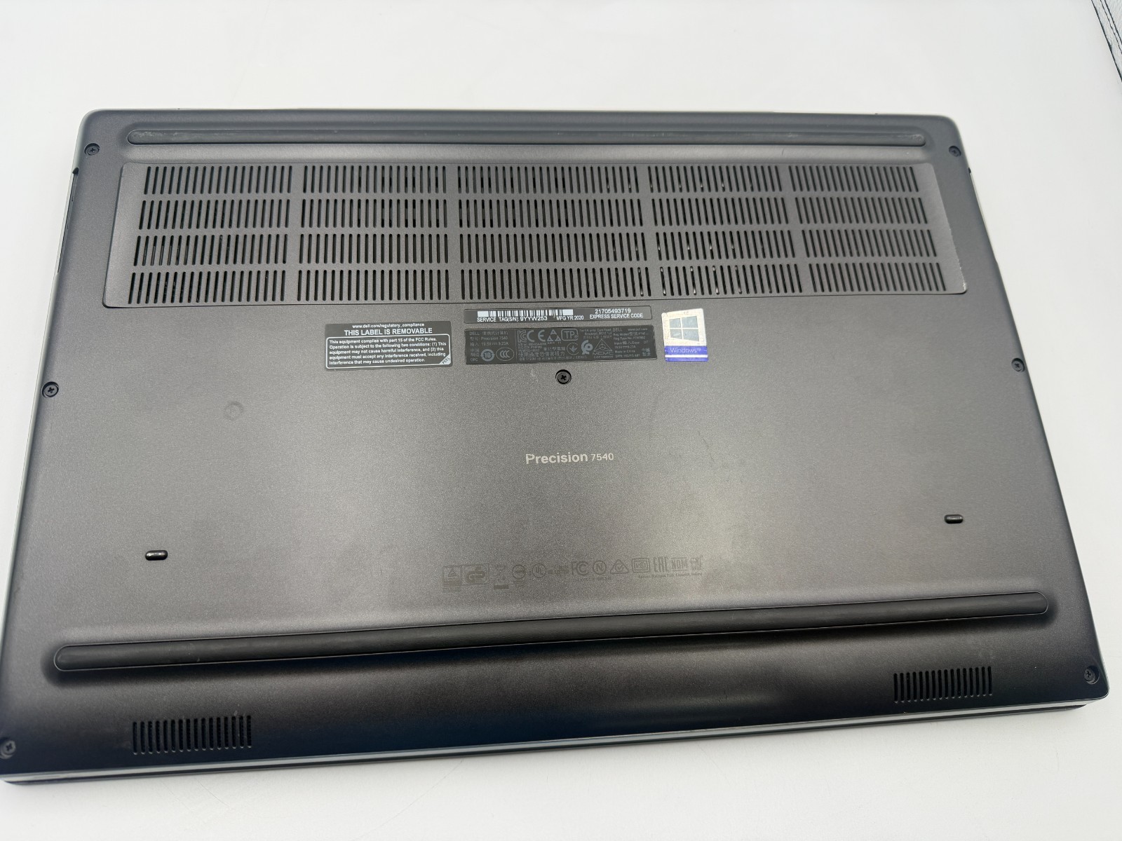 Dell Precision 7540 intel i7-9850H 2.6Ghz 16GB RAM FHD – TOUCHSCREEN – Win 11 P