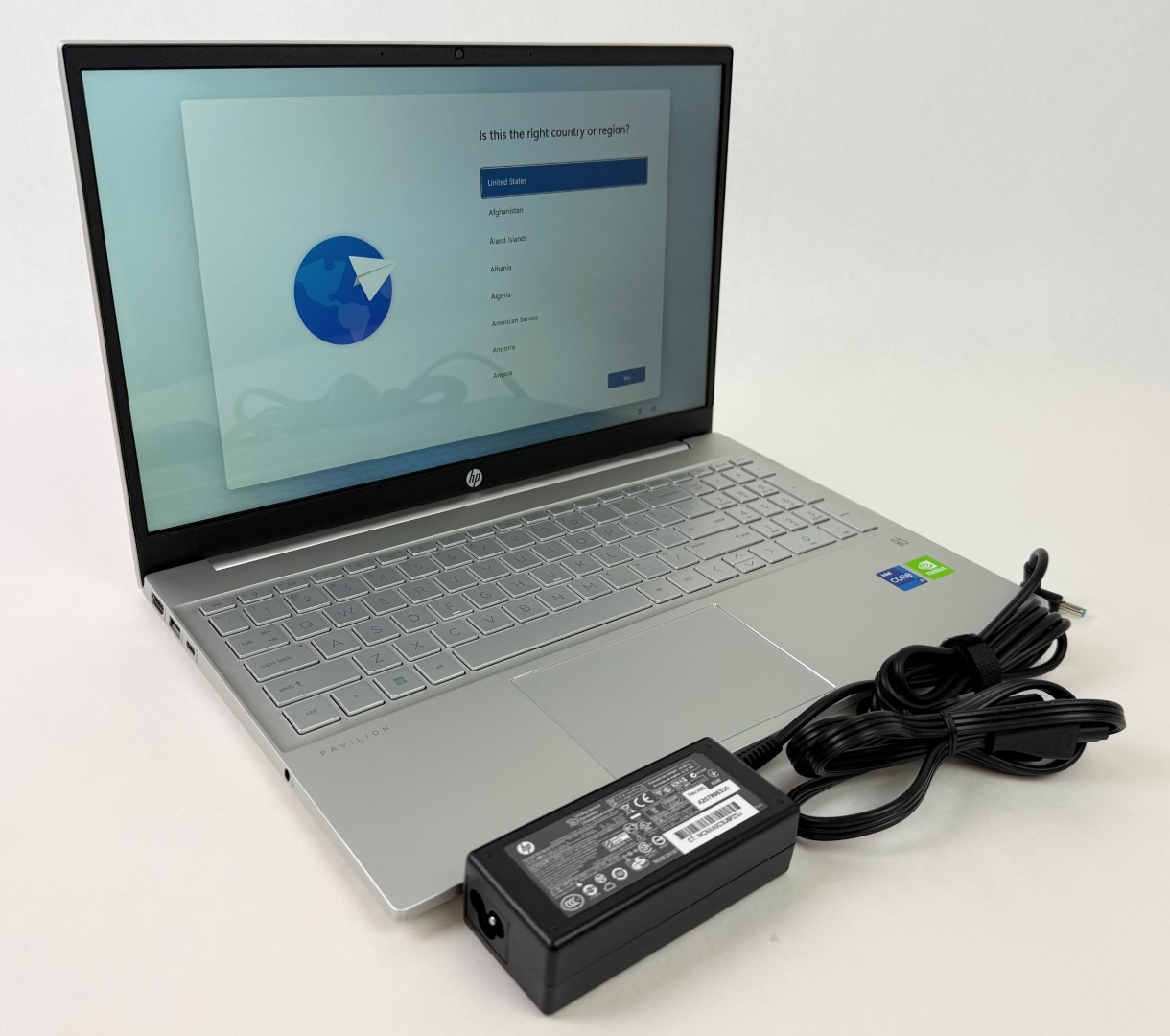 HP Pavilion 15-eg3055cl 15.6″ HD Touch i7-1355U 16GB 1TB SSD MX550 W11P