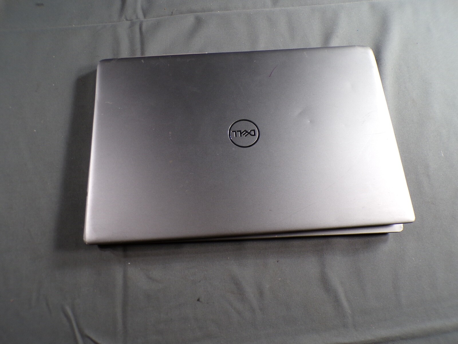 DELL LATITUDE 3301 INTEL CORE I7-8565U 8GB RAM **POWER ON
