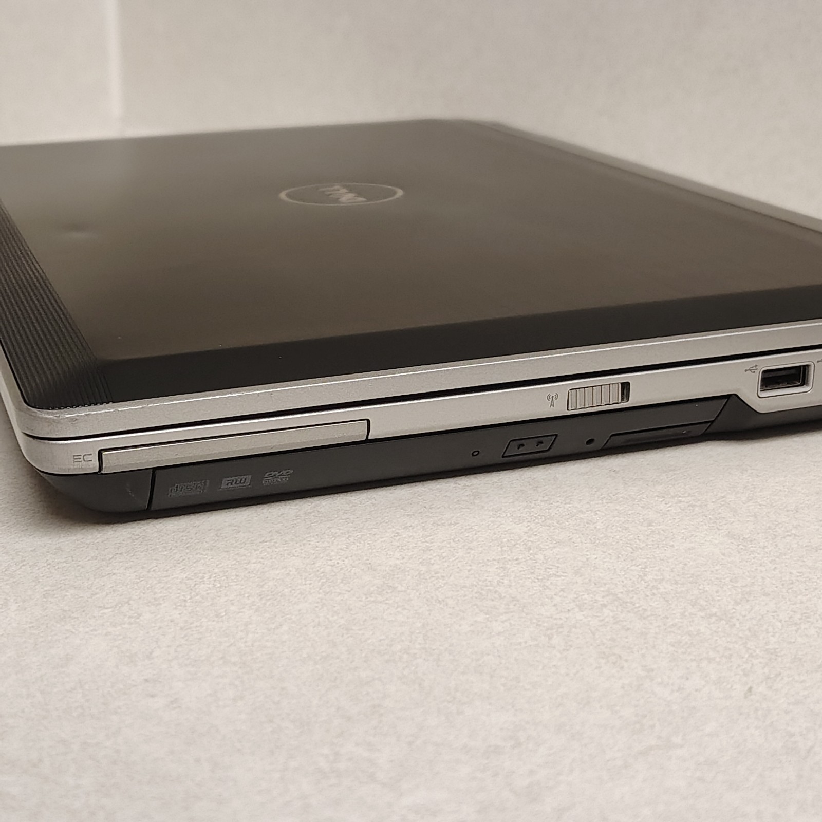 Dell Latitude E6420 14″ Linux Mint Laptop Intel i7 128GB SSD 8GB RAM NEW BATTERY
