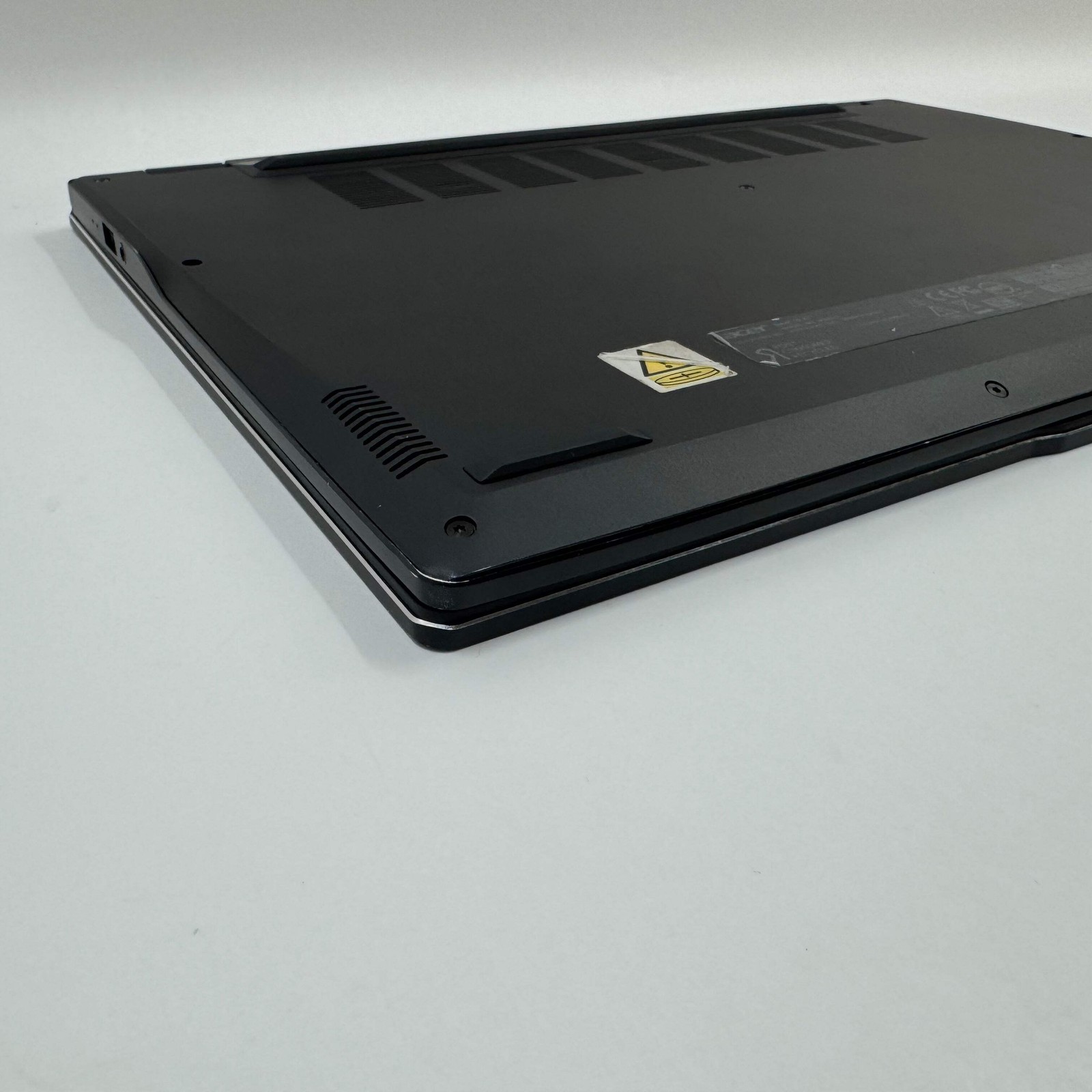 Acer Swift 16 AI N24Q11 16″ Core Ultra 7 256V 2.2GHz 16GB RAM 1TB SSD
