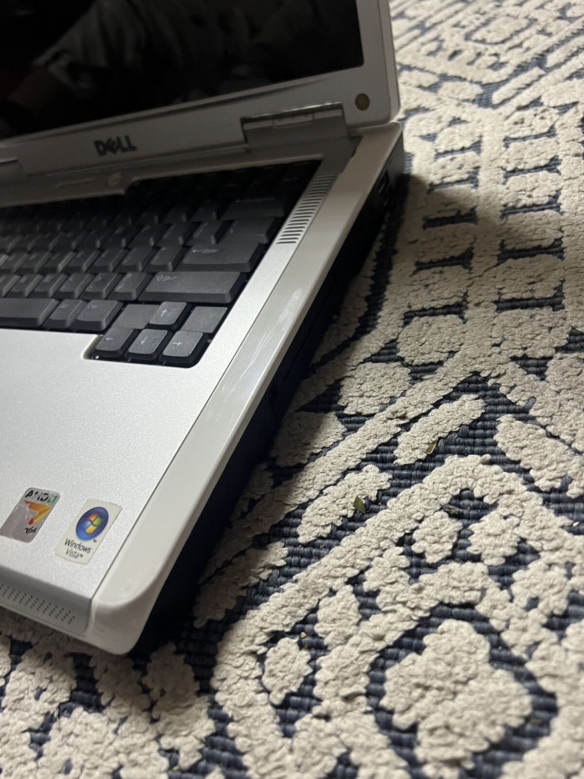 Vintage 2006 Dell Inspiron 1501 Model PP23LA Premium Silver Laptop.