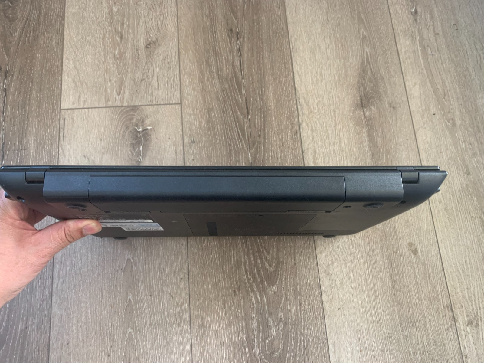 Samsung NP300E5A-A02UB 15.6″ Intel Core i3-2350M 2.30GHz 6GB RAM 320GB HDD Win10