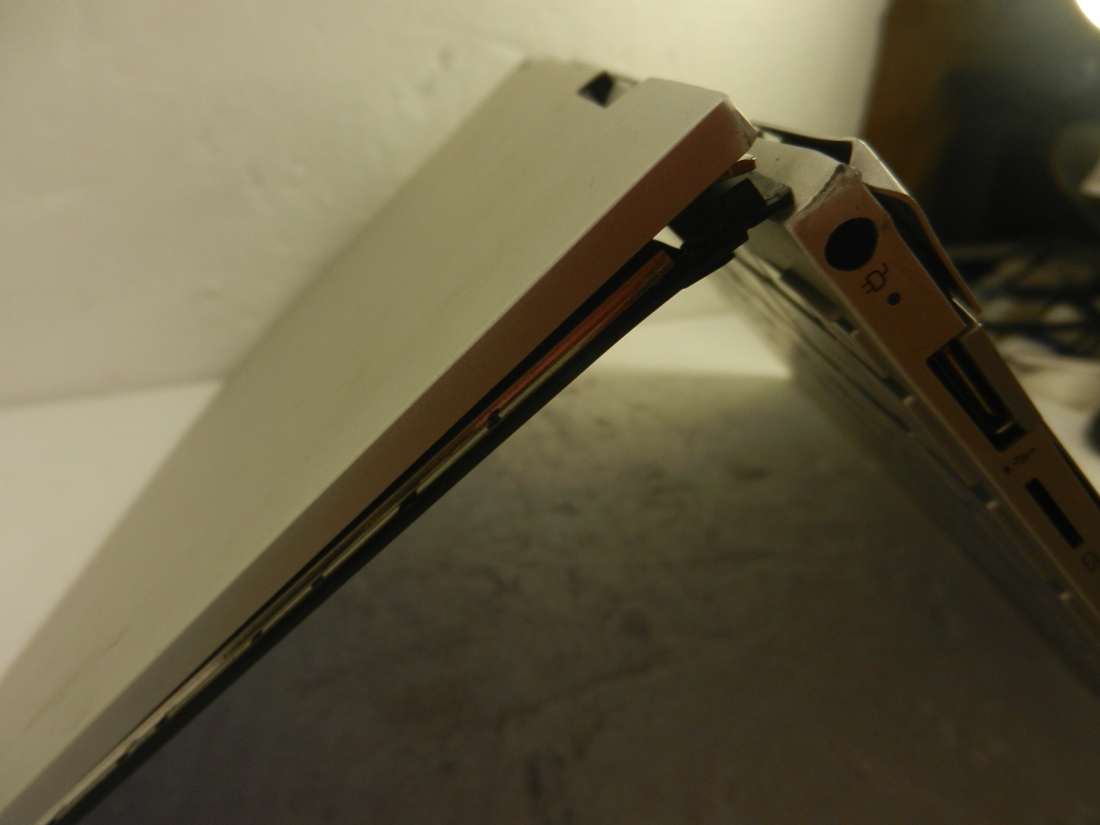 HP ENVY X360 Convertible 13M – CORE i7-1195G7 / 8GB RAM / NO HDD – PARTS/REPAIR