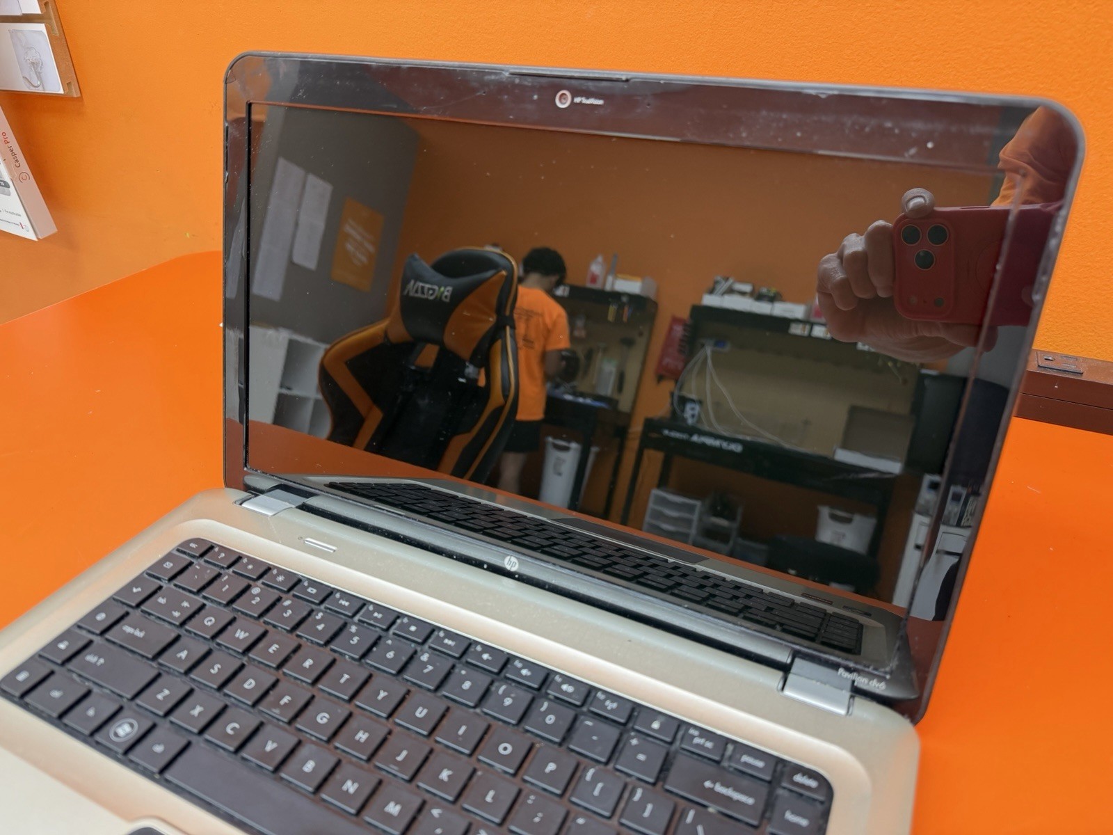 HP dv6-3217cl AMD A6-RADEON/4GB No hard drive No OS