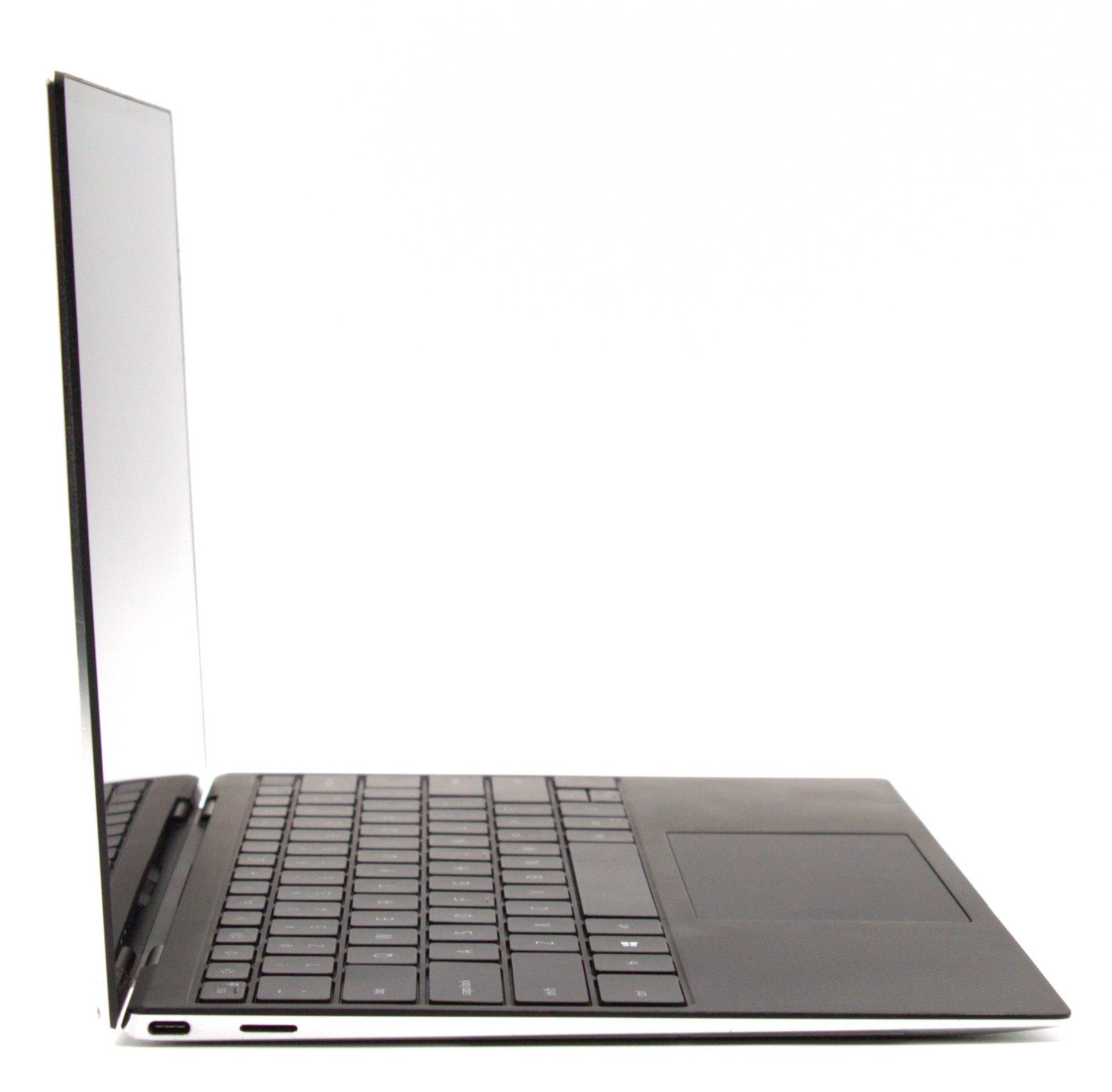 Dell XPS 15 9520 – i7-12700H – 16GB RAM – RTX 3050 – 512GB SSD – Silver