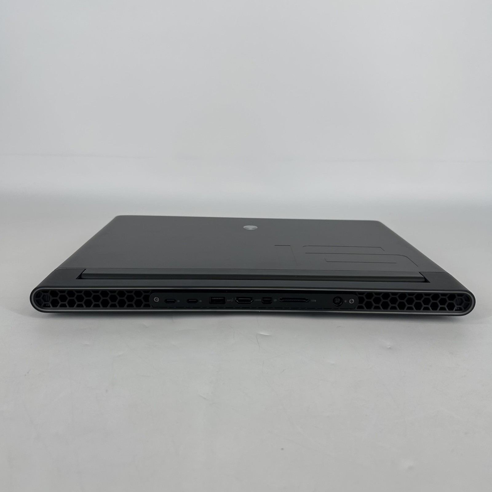 Dell Alienware M16 R1 240Hz QHD+ Ryzen 9 7845HX 32GB 1TB SSD RTX 4080 FAIR