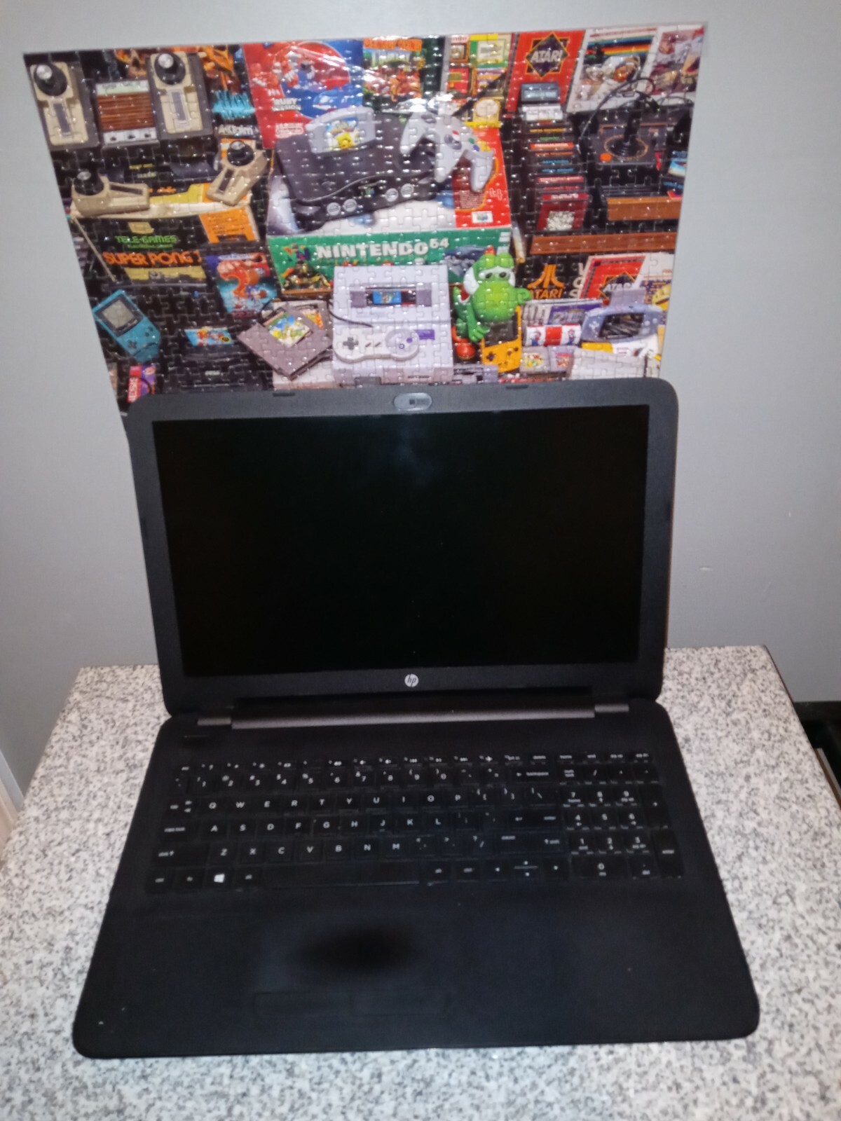 HP 15-af012nr Notebook 15.6″ AMD E1-6105 8GB / 240 GB Windows 10 w/Charger