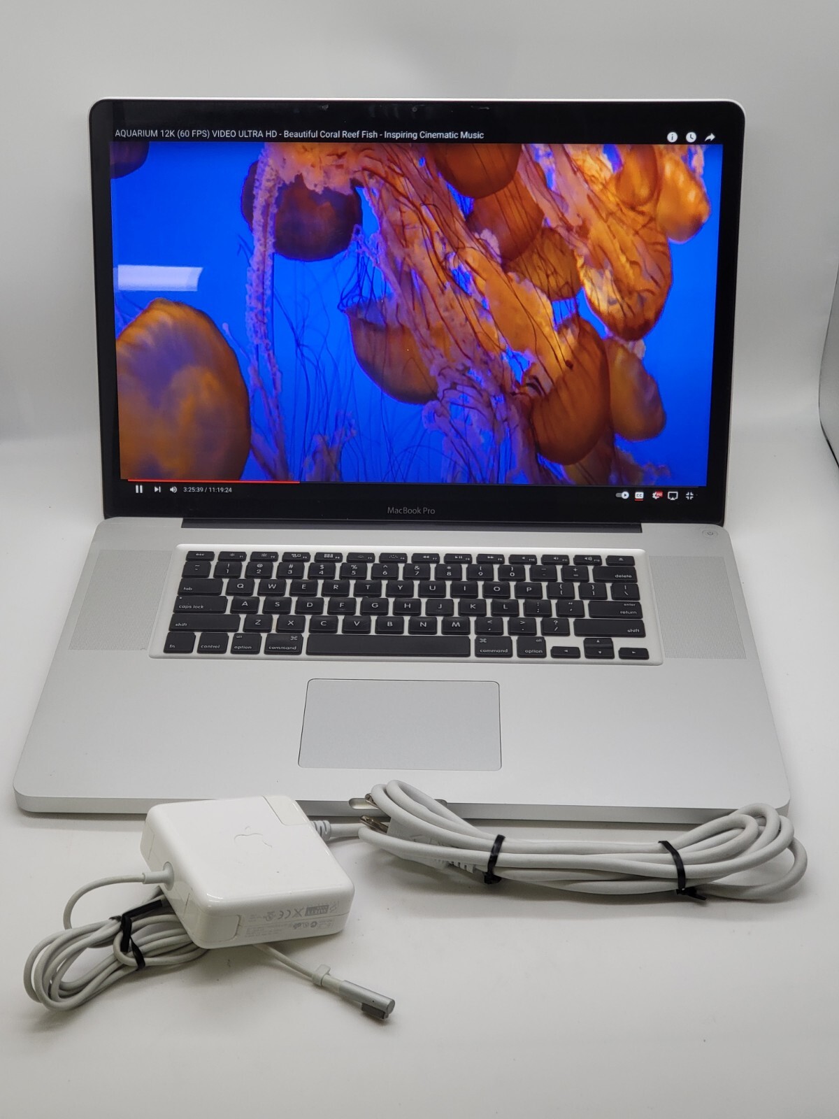 UPGRADED APPLE MacBook Pro 17” Core i7 TURBO 3.5GHz 16GB 4TB SSD 3 YEAR WARNY