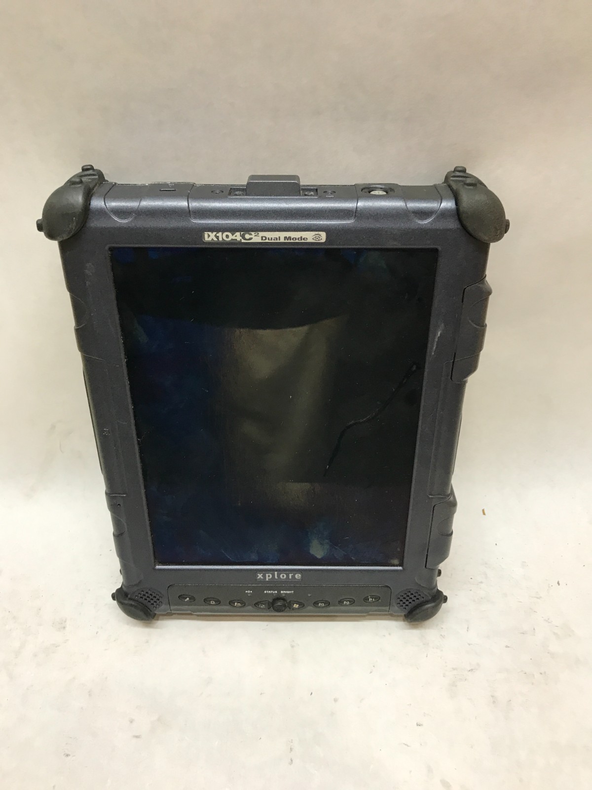 Xplore iX104 Tablet 10″ Intel Pentium NO RAM NO HDD/OS For Parts NO POWER!! – DW