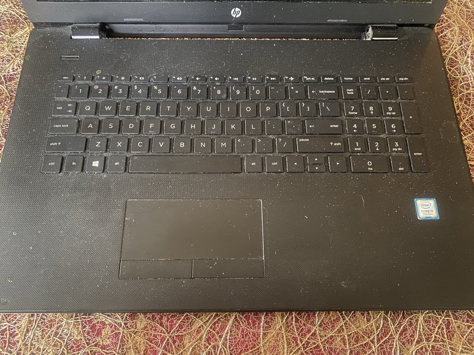 HP Notebook 17-bs011dx i5-7200U 2.50GHz 8GB RAM 932GB HDD Win 10