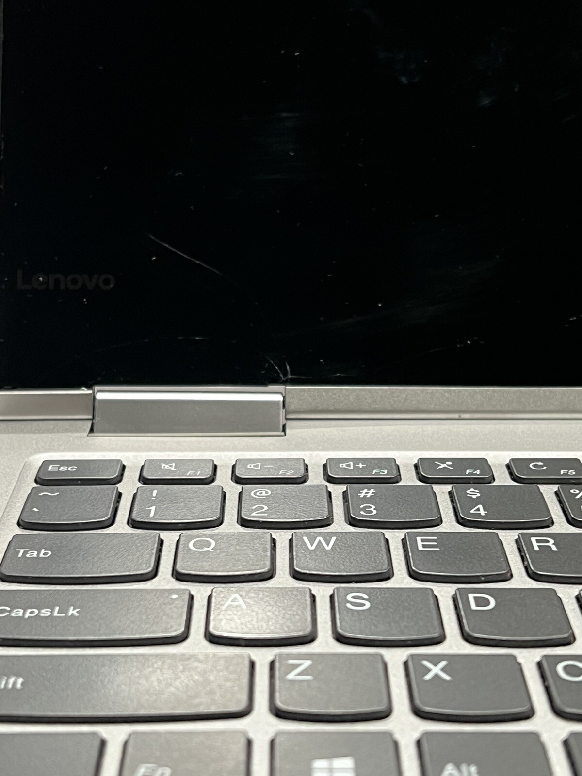 Lenovo YOGA 730-13IKB 81CT Core i5-8250U @1.6GHz 8GB Ram 256GB SSD