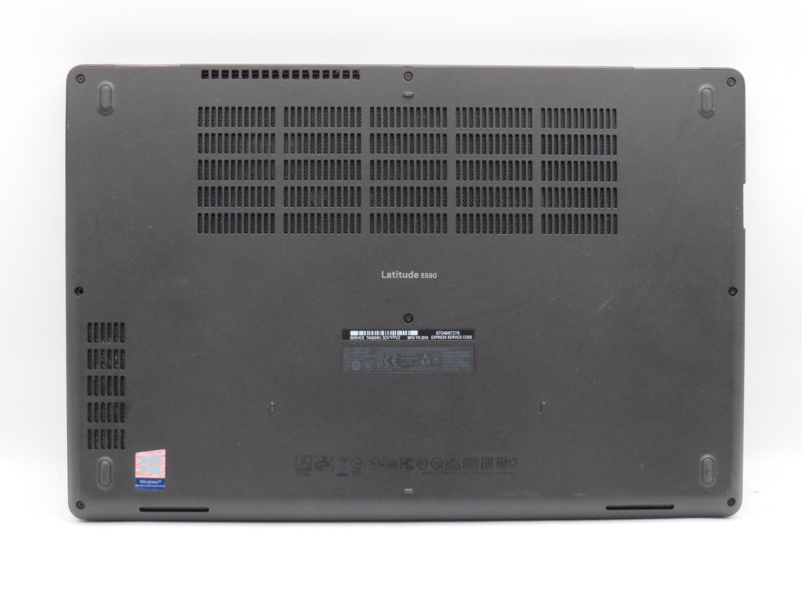 Dell Latitude 5590 | i7-8350U @ 1.7GHz | 16GB DDR4 | 256GB m2 | 15.6″ | No OS