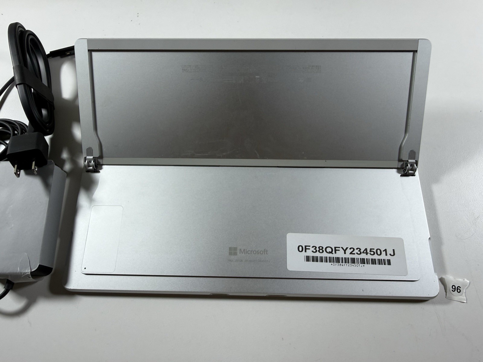 Microsoft Surface Pro 8 (1982) i5-1145G7 – 16GB RAM – 256GB 120Hz – Win 11 Pro