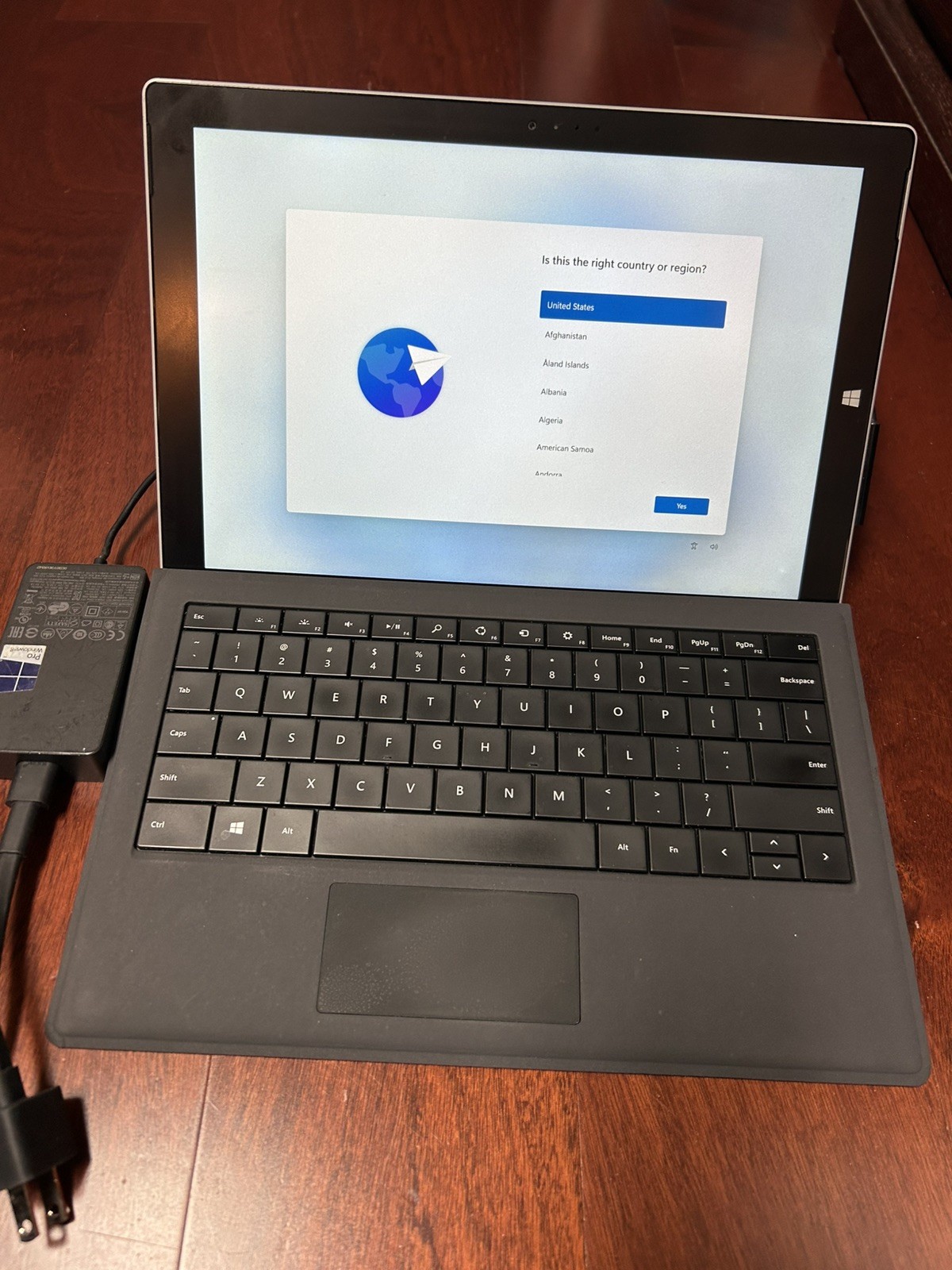 Microsoft Surface Pro 3 • i7-8650U • 8 GB RAM • 256 GB SSD • Windows 11