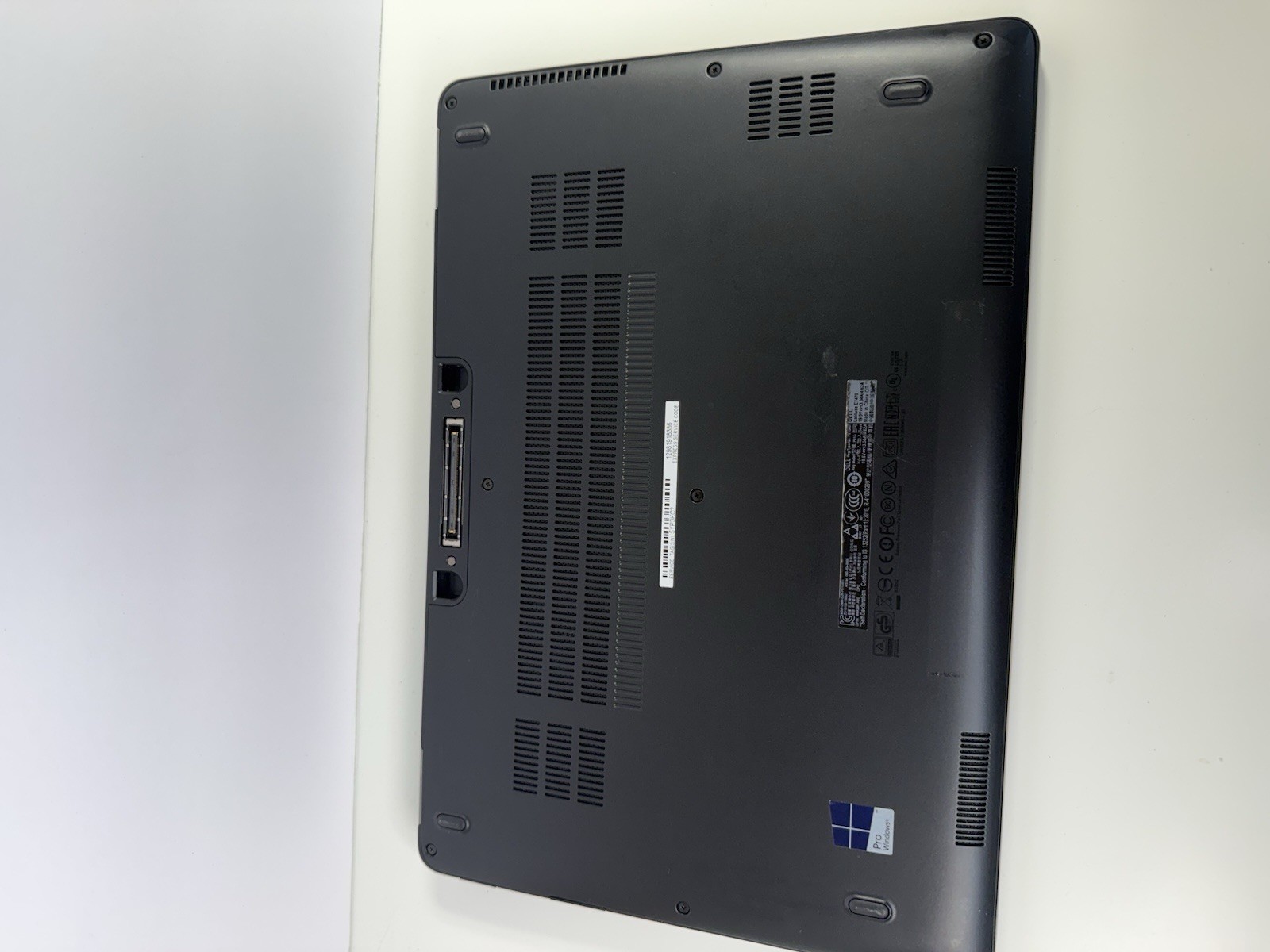 Dell Latitude E7470 Intel Core i5-6300U 2.40GHz 14″ HD 8GB With Dock No HD