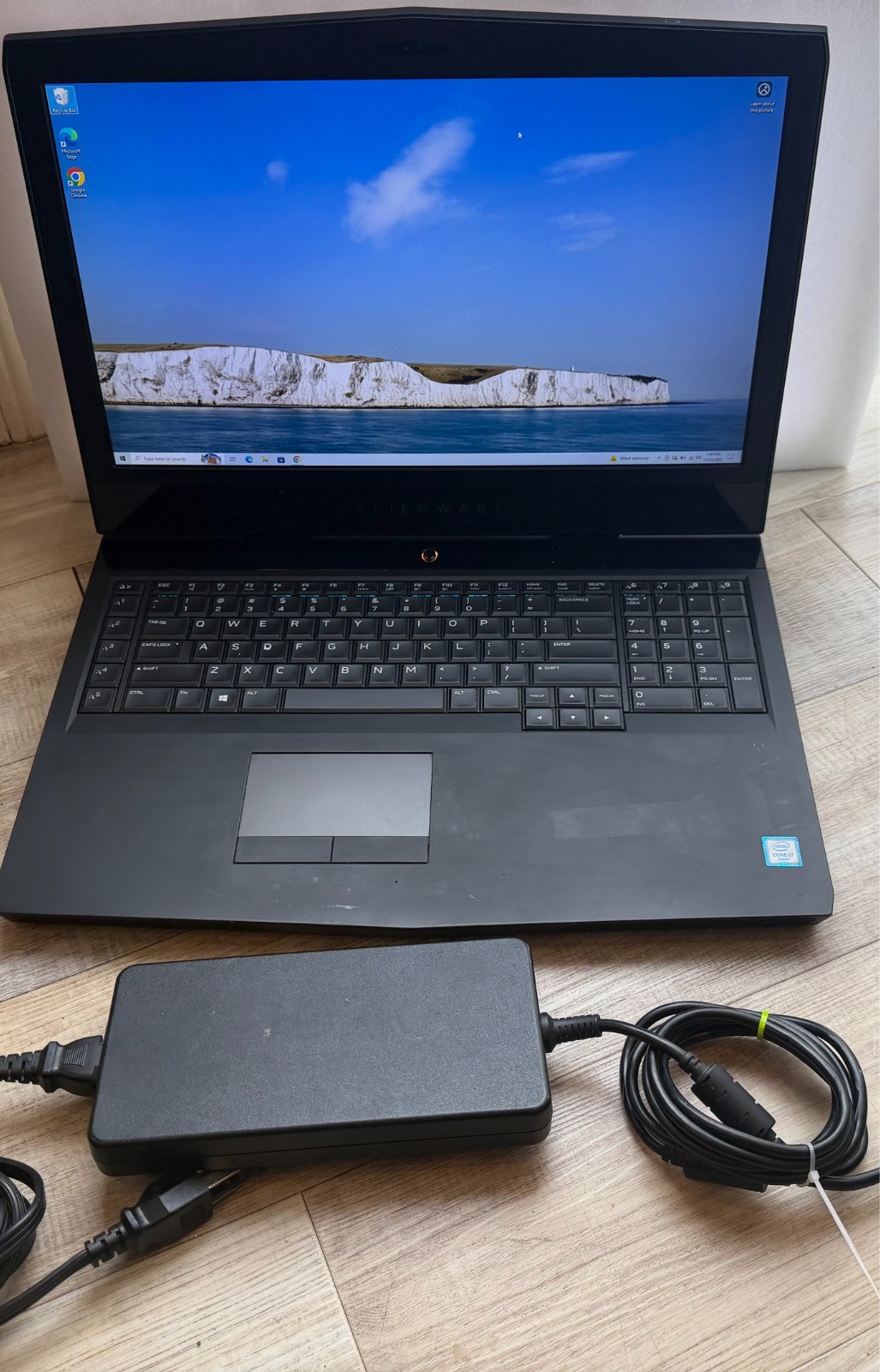 Alienware 17 R4 17.3″ FHD i7-6700HQ GTX1070(8GB) 16GB 128SSD + 1TB Win10 Home
