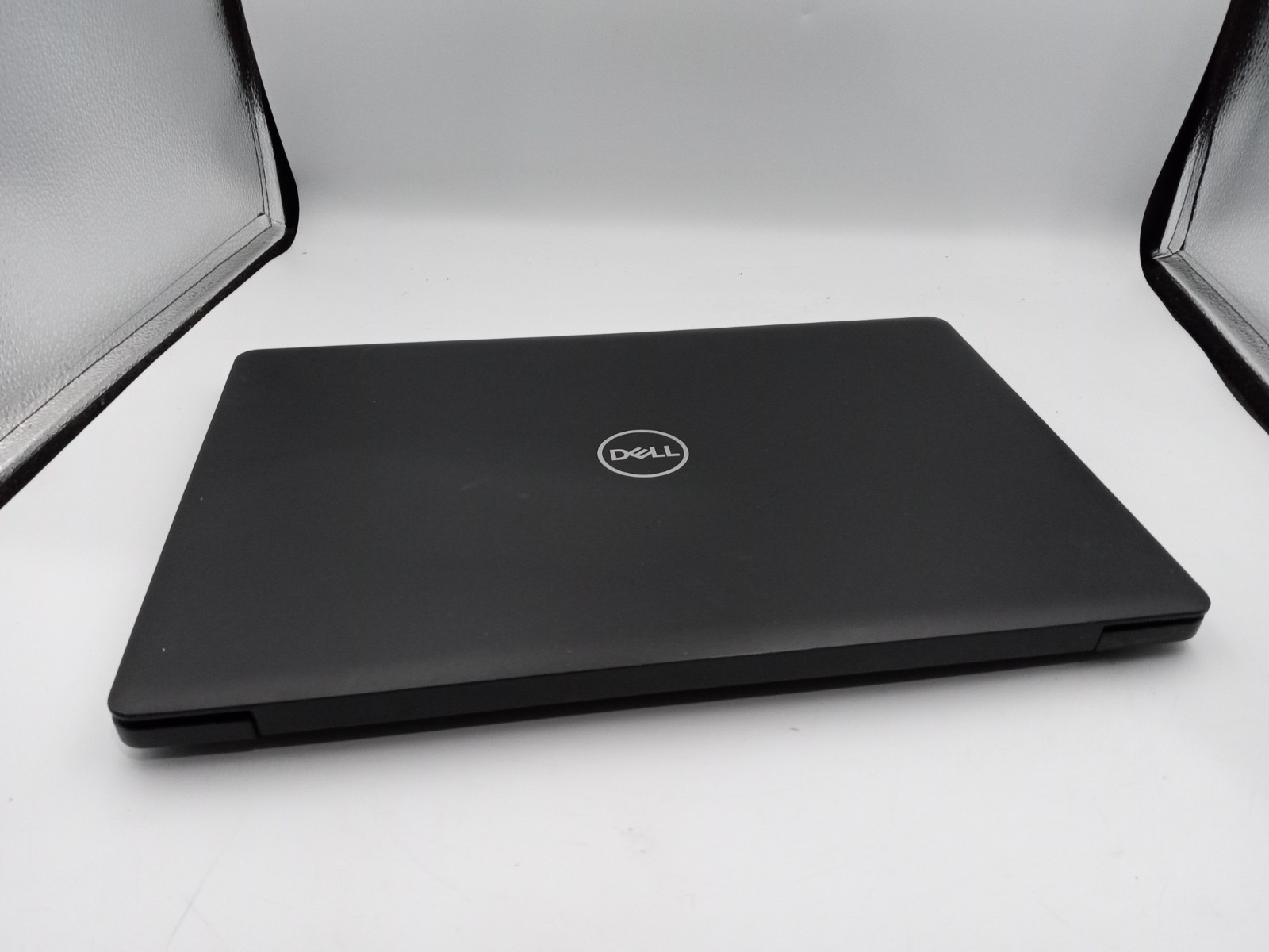 Dell Latitude 3590 15.6″ Touchscreen i5-8250U 4GB RAM 128GB SSD Windows 11 -RR