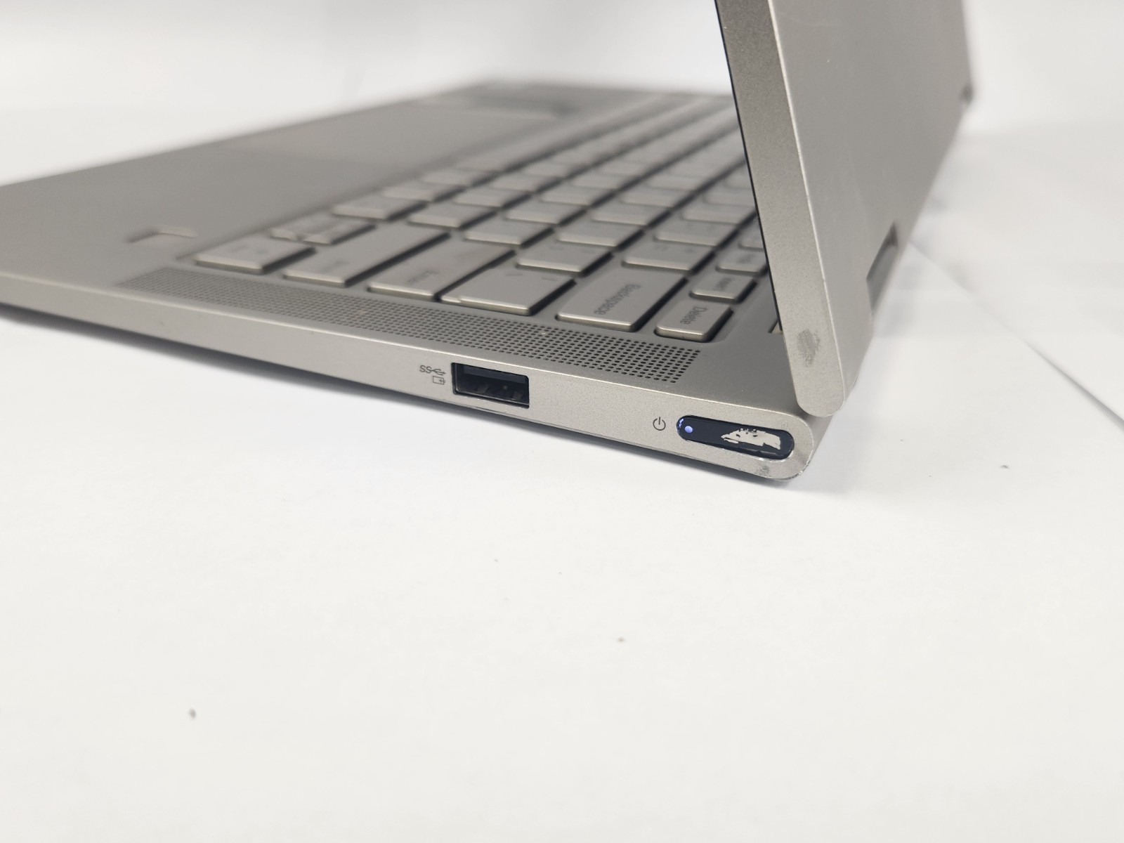Lenovo Yoga 14in 2-n-1 Laptop, i5 10th Gen, 8GB RAM, 256GB SSD, Win 10 Pro READ!
