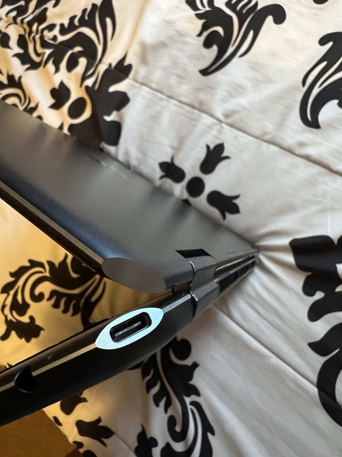HP Spectre x360 16″ 2-in-1 Laptop Intel i7 16GB RAM 1.86TB SSD Touchscreen Pen
