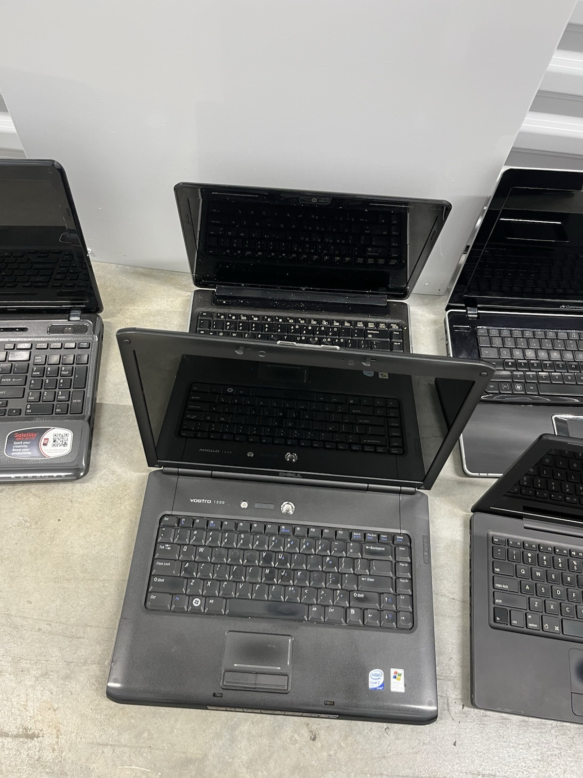 Lot of 5 Mixed Brand Laptops | Apple, Gateway, HP, Dell | Read Description