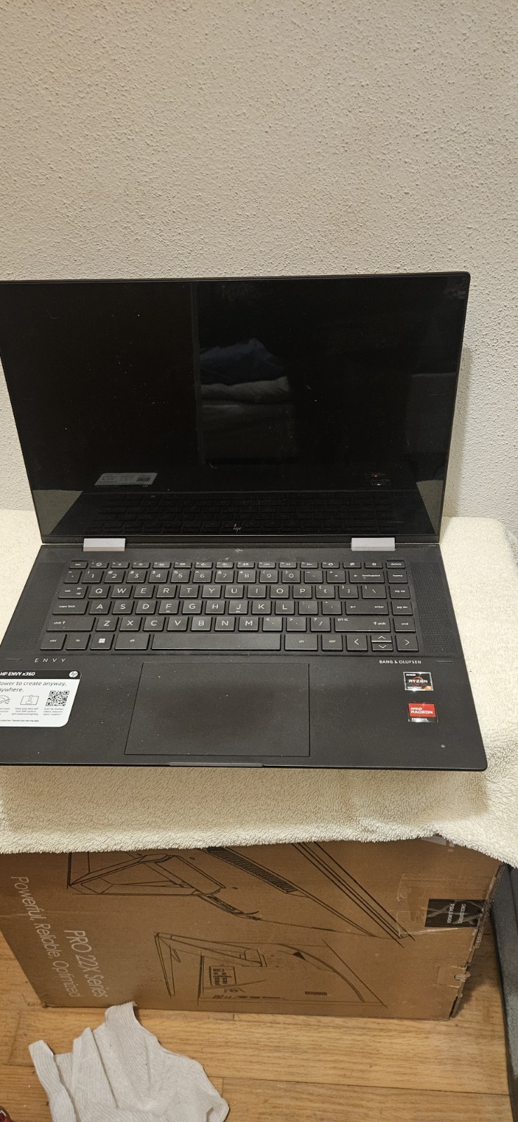 HP ENVY x360 15.6″ (256GB SSD, AMD Ryzen 5, 8GB RAM) 2 in 1 Laptop 15-ey0013dx
