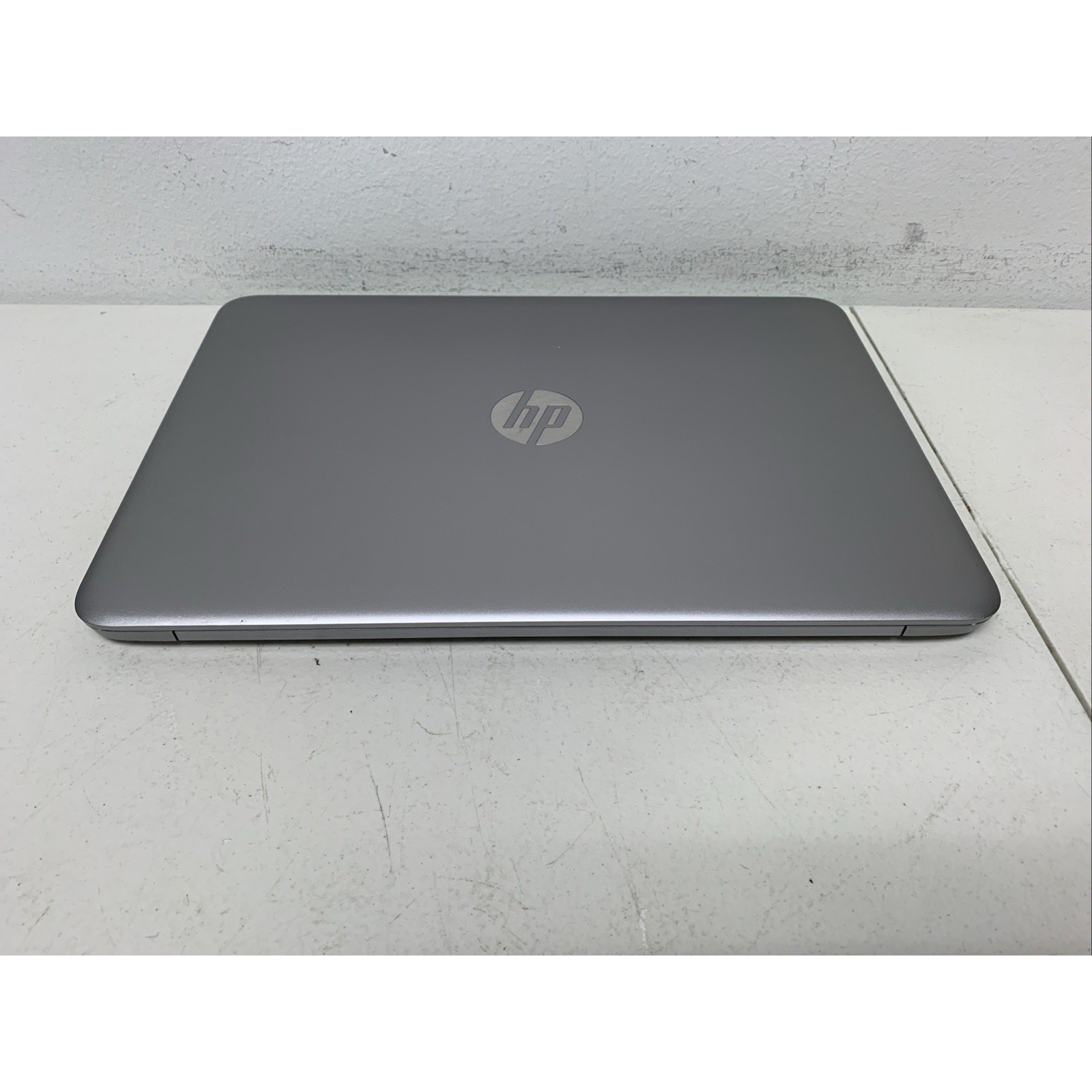 HP EliteBook Folio 1040 G3 14″ Intel i5-6300U 2.4GHz 16GB 256GB Win 11