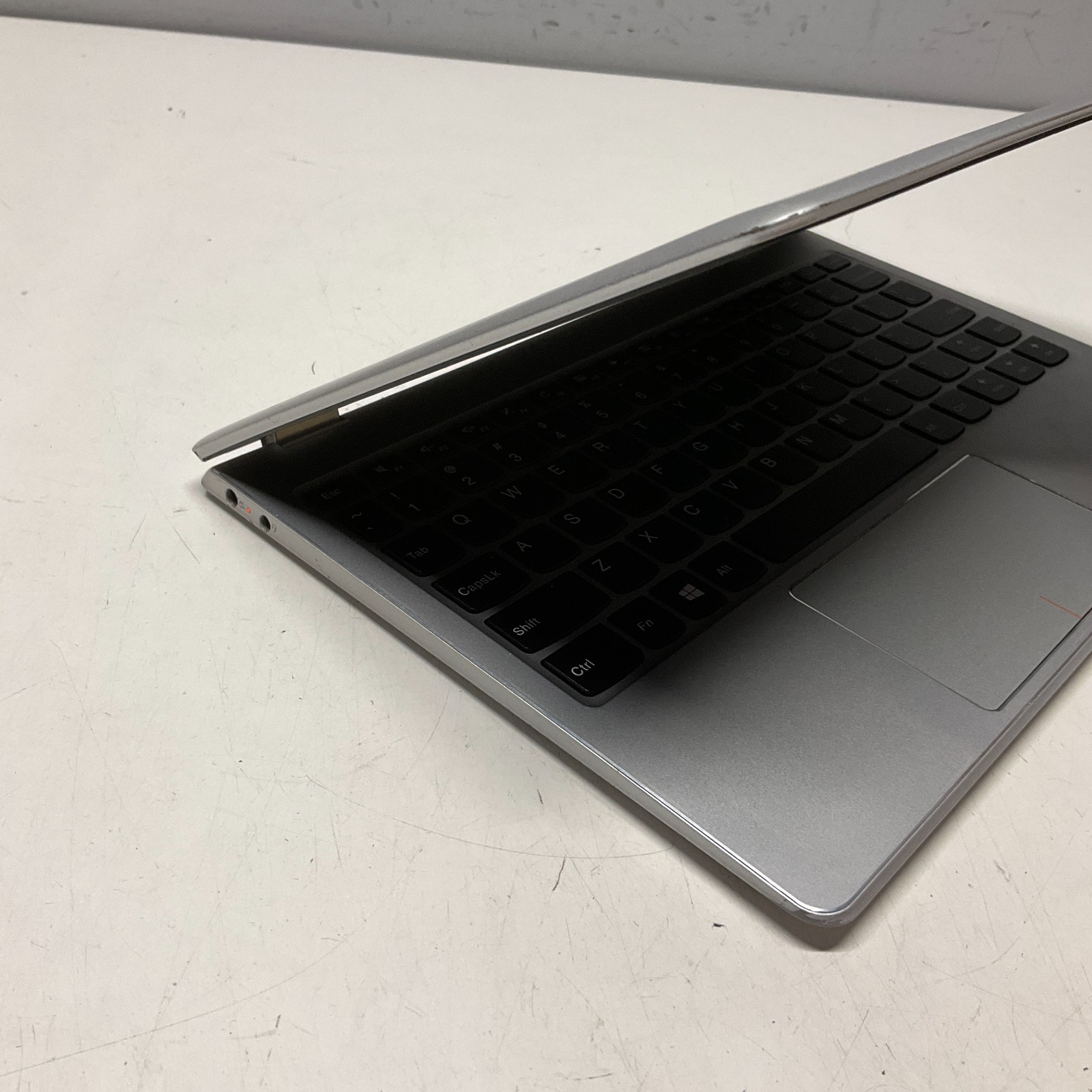 Lenovo Yoga 710-11ISK 11.6″ Touch Intel Pentium 4405Y 1.5GHz 4GB 128GB SSD Win10