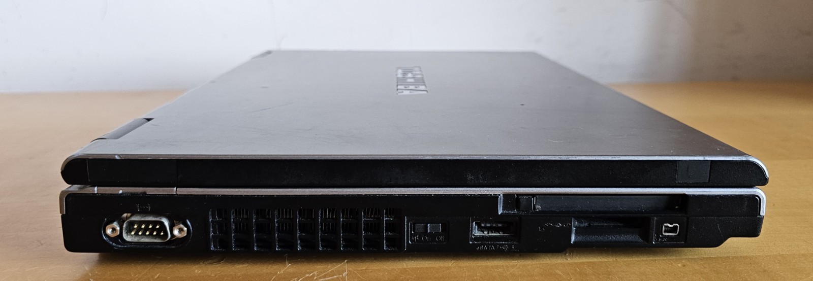 Toshiba Tecra A10-124 Windows 7 15.4″ Retrogaming N64 PS1 SNES SEGA Notebook PC