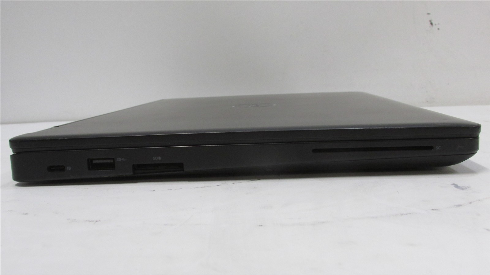 Dell Latitude 5490 i5-8350U 1.7GHz 8GB RAM 256GB m.2 14″ Windows 11 Pro COSM DMG