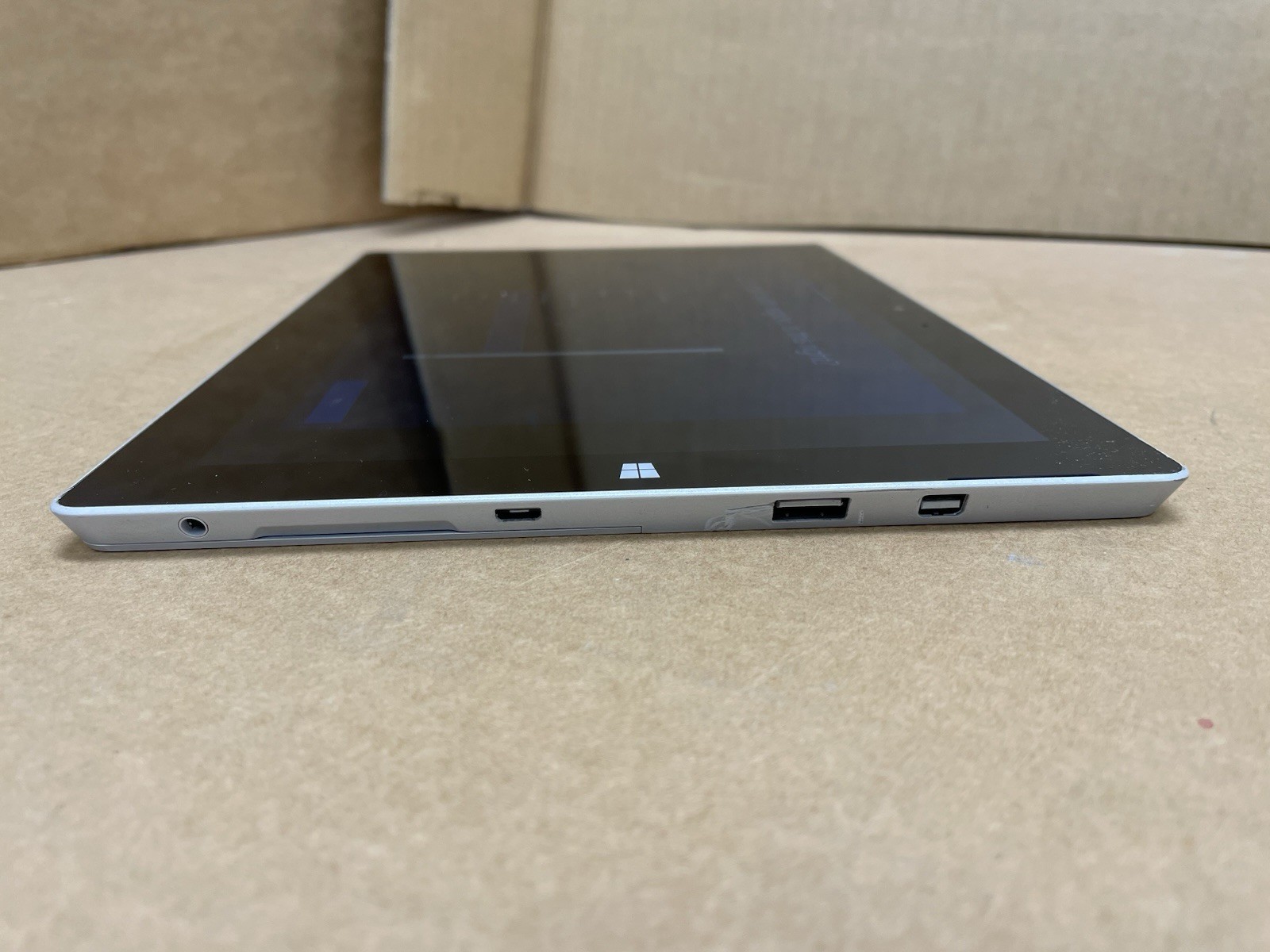 Microsoft Surface 3 Atom x7-Z8700 4GB RAM 125GB SSD