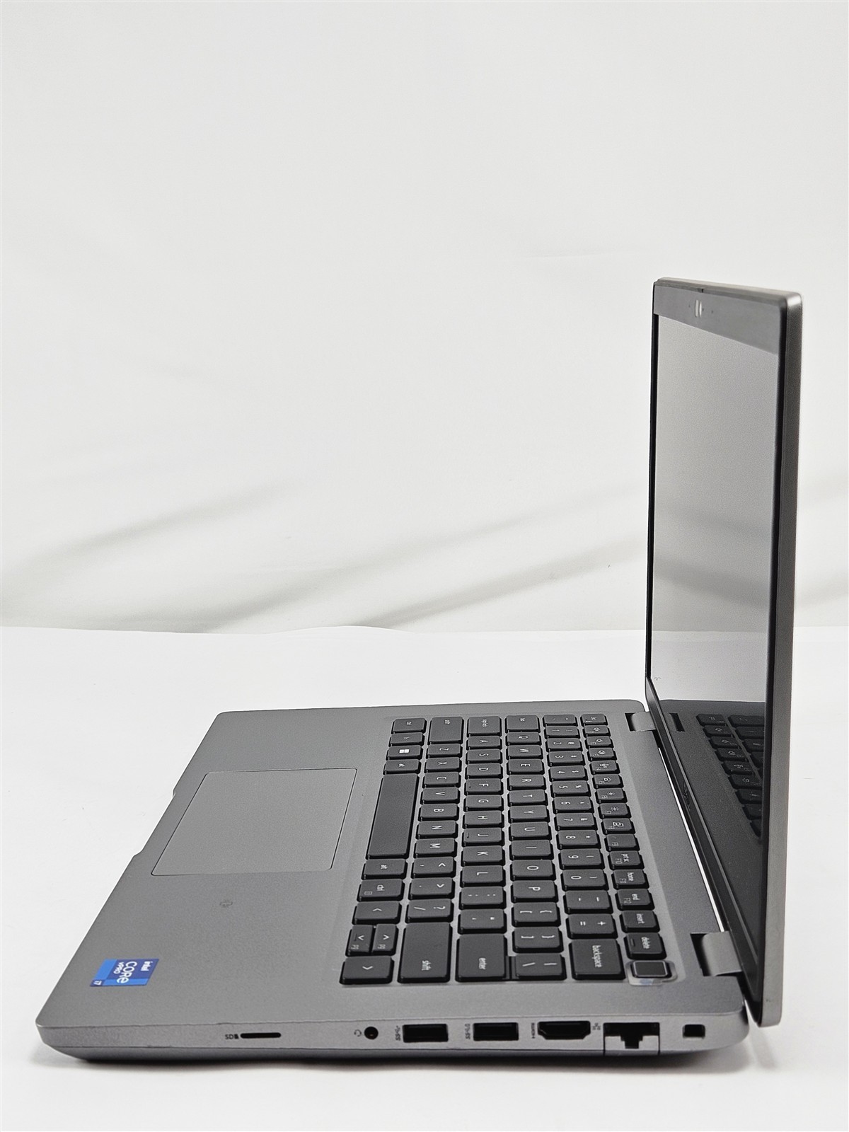 Dell 14″ Latitude 5421 Intel Core i7-11850H 16GB 256GB SSD Business Laptop Gray