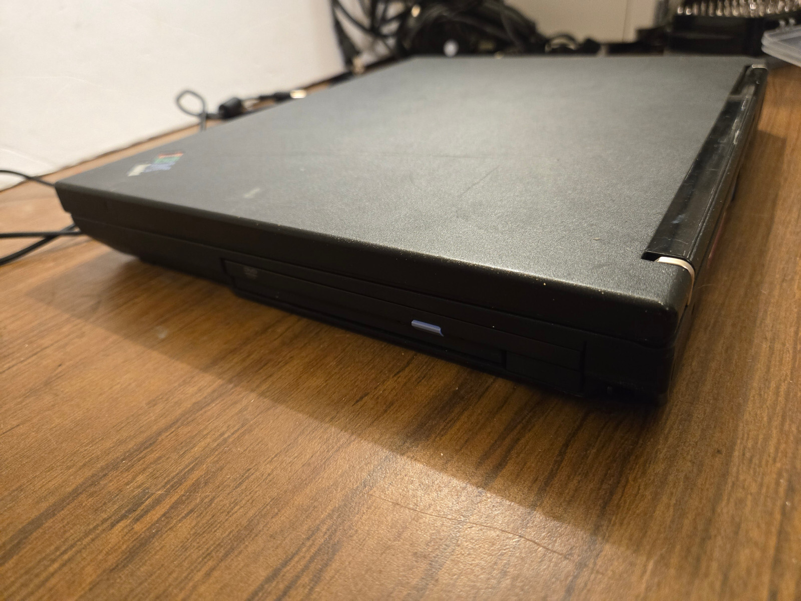 Lenovo ThinkPad R31 13.3″ Laptop Pentium III @1.13GHz 256MB RAM 20GB HDD No OS