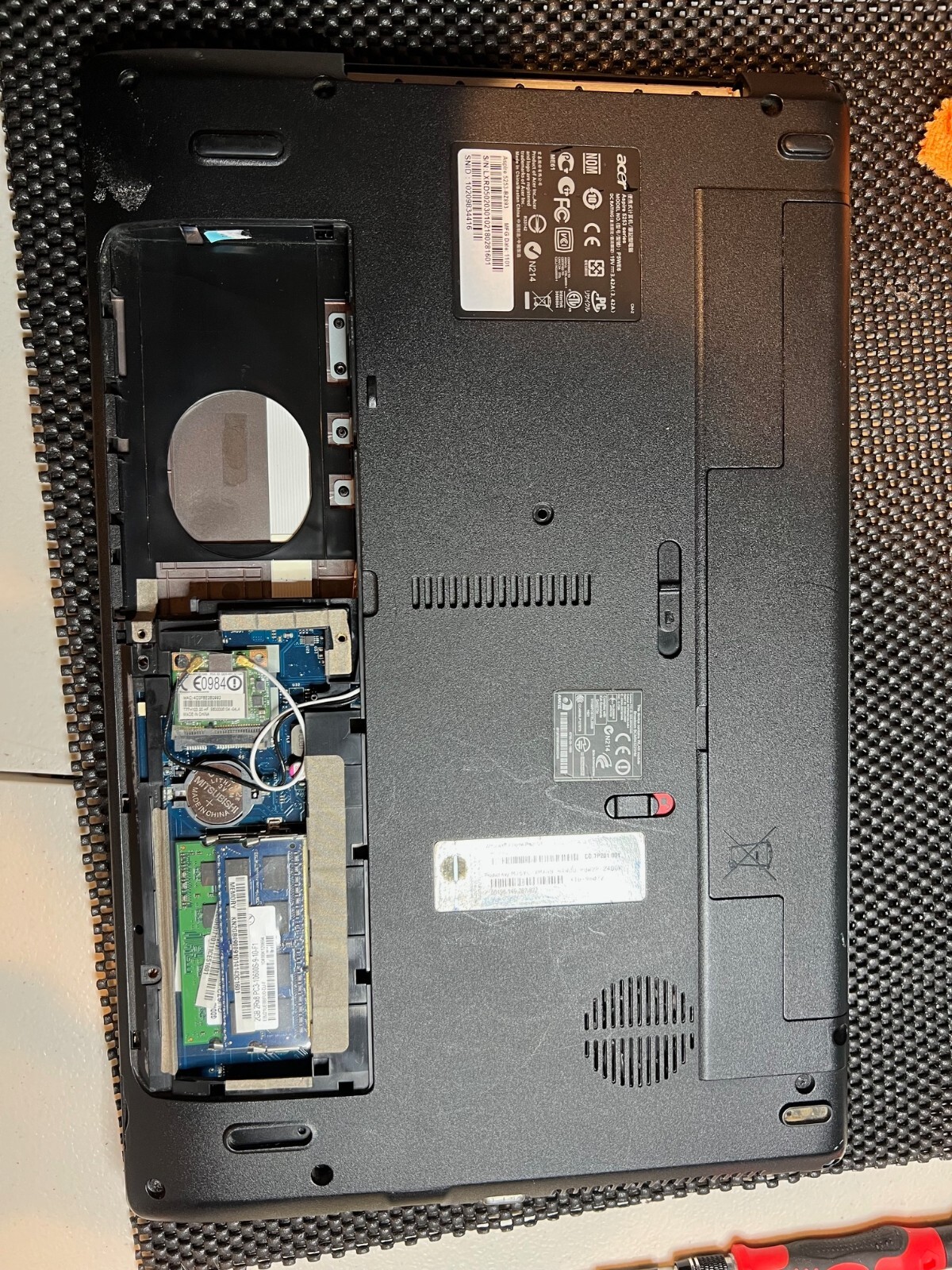 Acer Aspire 5253-BZ893 15.6″ Laptop AMD C-Series C-50 1.0GHz NO RAM NO HDD