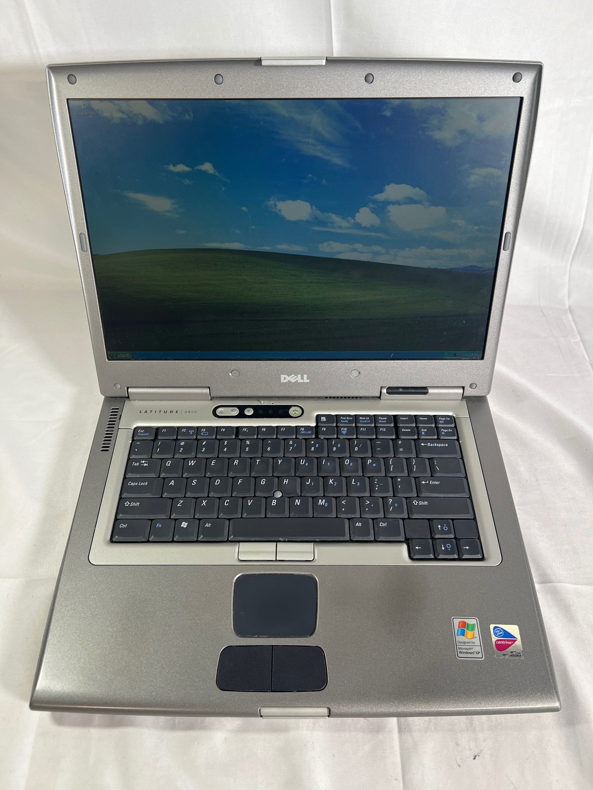 Dell Latitude D800 WinXP Pentium M 1.70GHz 2 GB 40GB 15.4″ 1920×1200