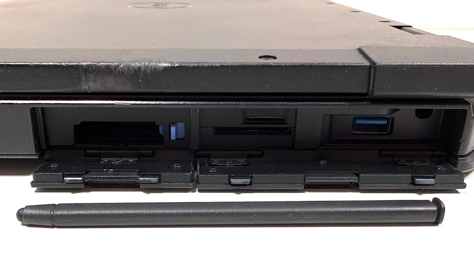 Dell Latitude 5420 Rugged 14″ Touch 1.7GHz Core i5-8350U 32GB RAM NO SSD or OS