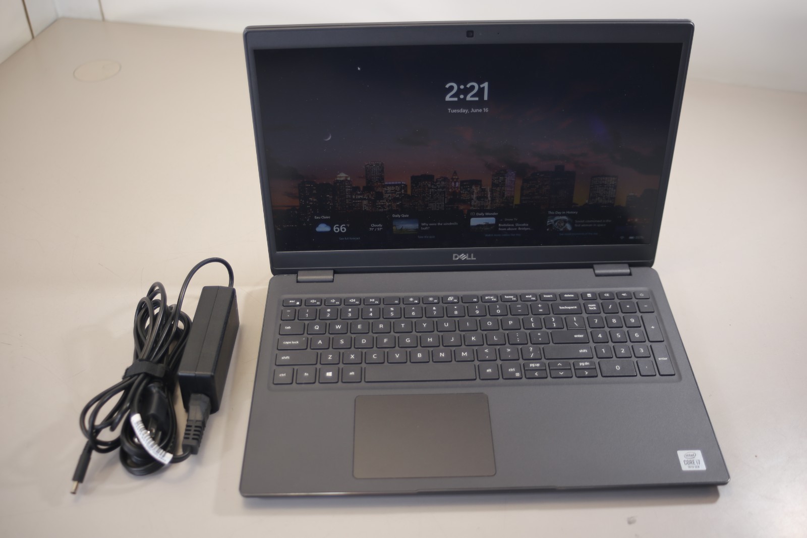Dell Latitude 3510 | 15.6″ | i7-10510U 1.80GHz | 16GB RAM 256GB SSD | WIN 11 PRO
