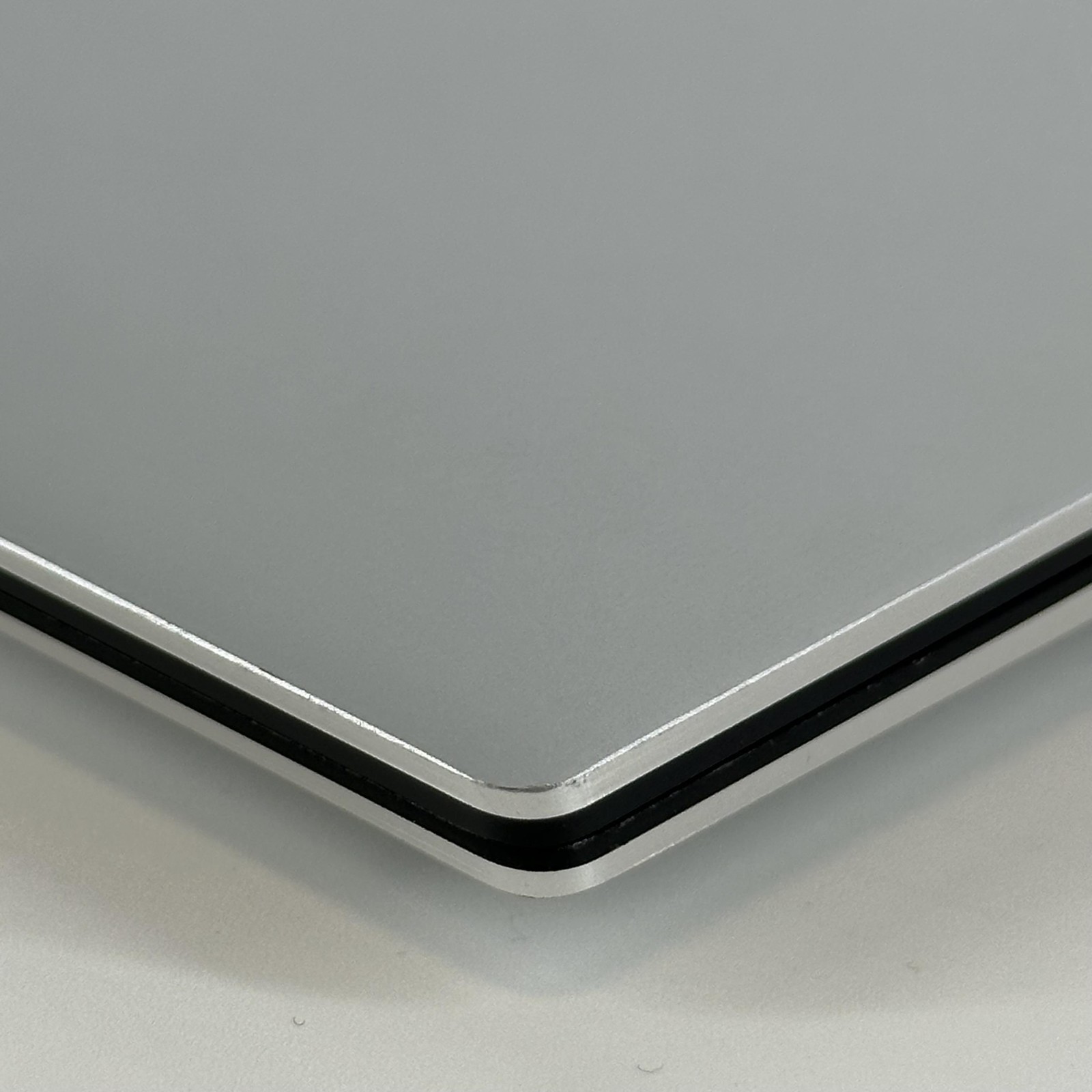 Dell XPS 15 9520 UHD+ NON-TOUCH 2.5 GHz i9-12900HK 64GB 2TB SSD RTX 3050 Ti