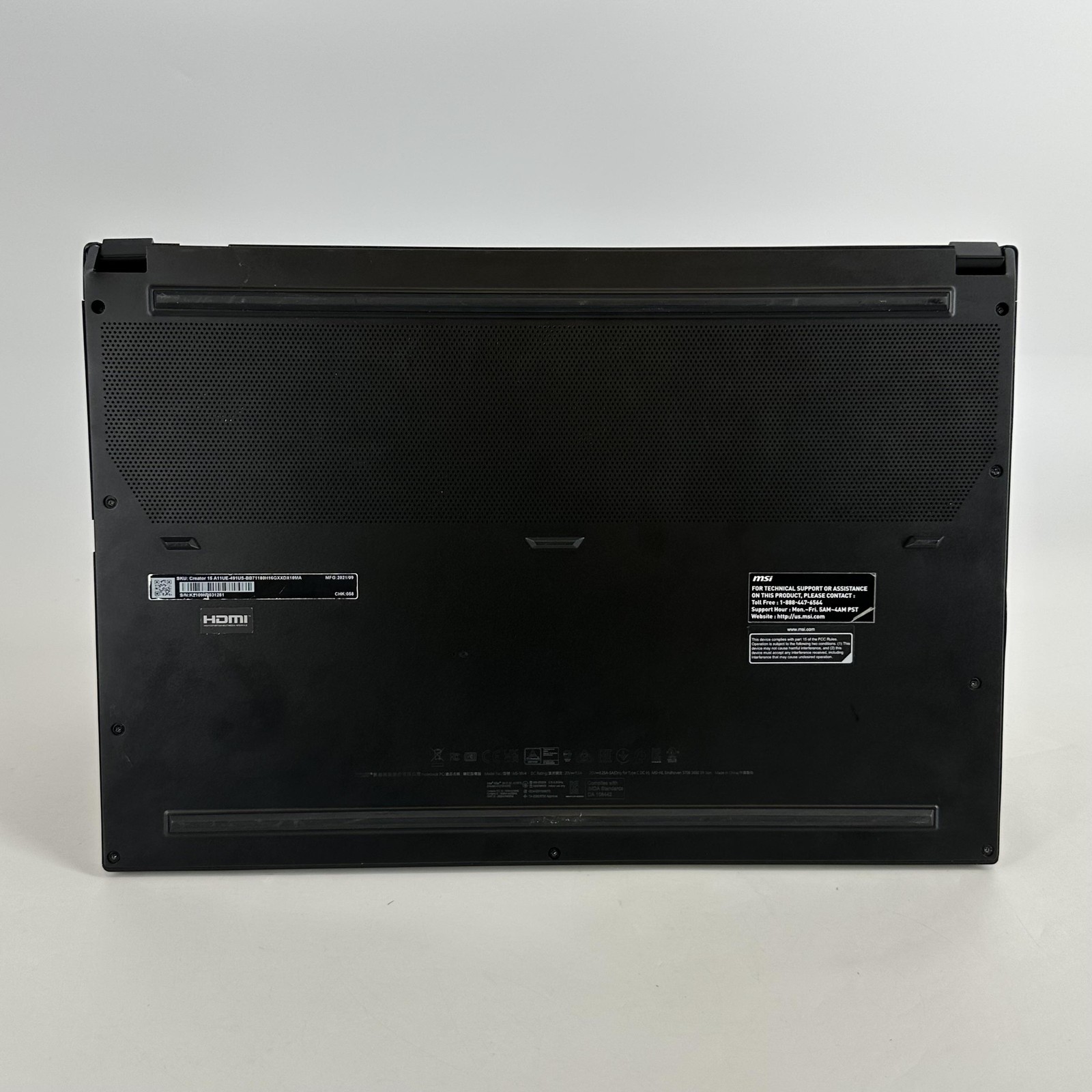 MSI Creator 15 Black i7-11800H 2.30GHz 16GB 512GB SSD NVIDIA RTX 3060 BENT FRAME