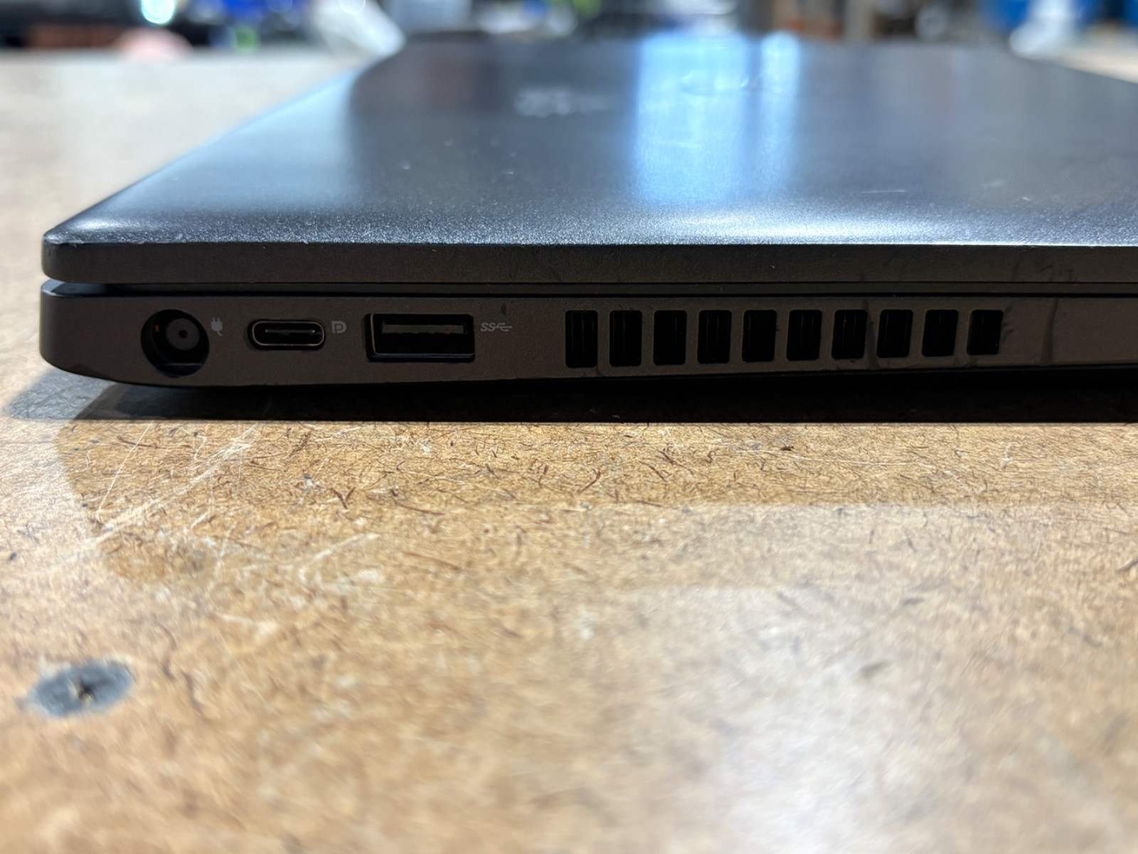 Dell Latitude 5400 14″ FHD i5-8365U 8GB RAM 256GB SSD No OS/Charger