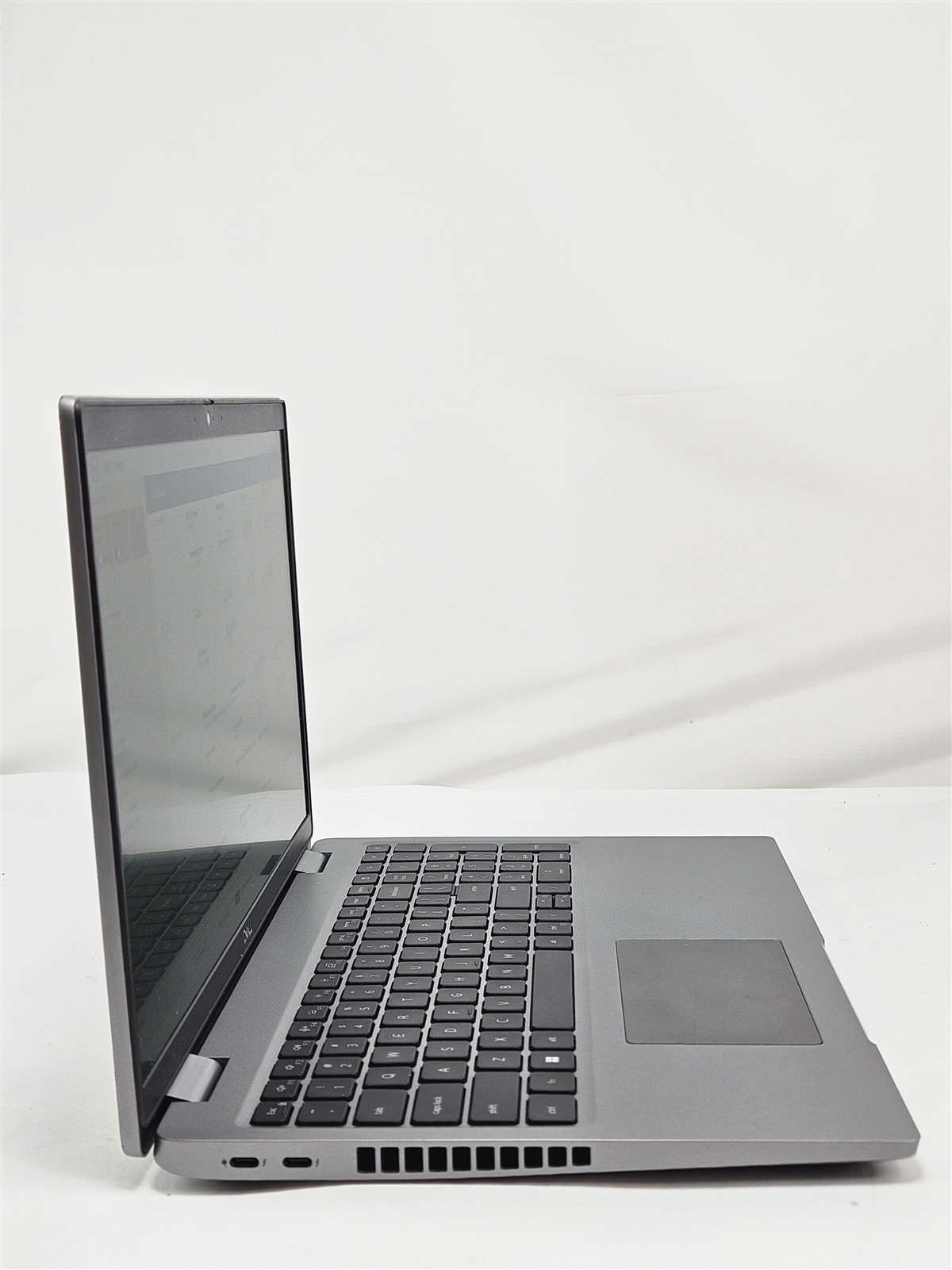Dell 15.6″ Latitude 5530 Intel Core i5-1235U 16GB RAM 256GB SSD Laptop Gray
