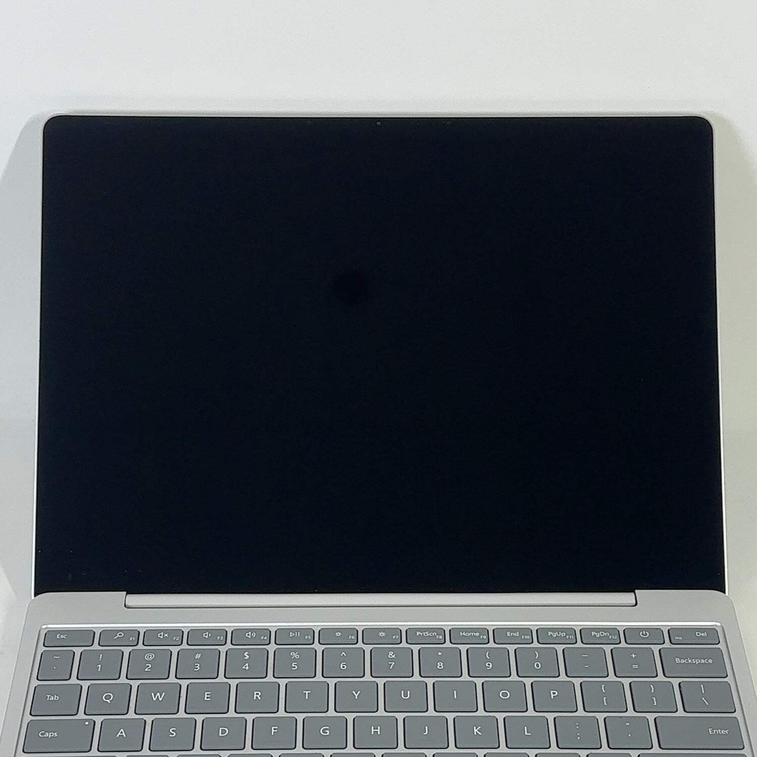 Microsoft Surface Laptop Go 1 1943 12.4″ i5-1035G1 1.0GHz 4GB RAM 64GB SSD