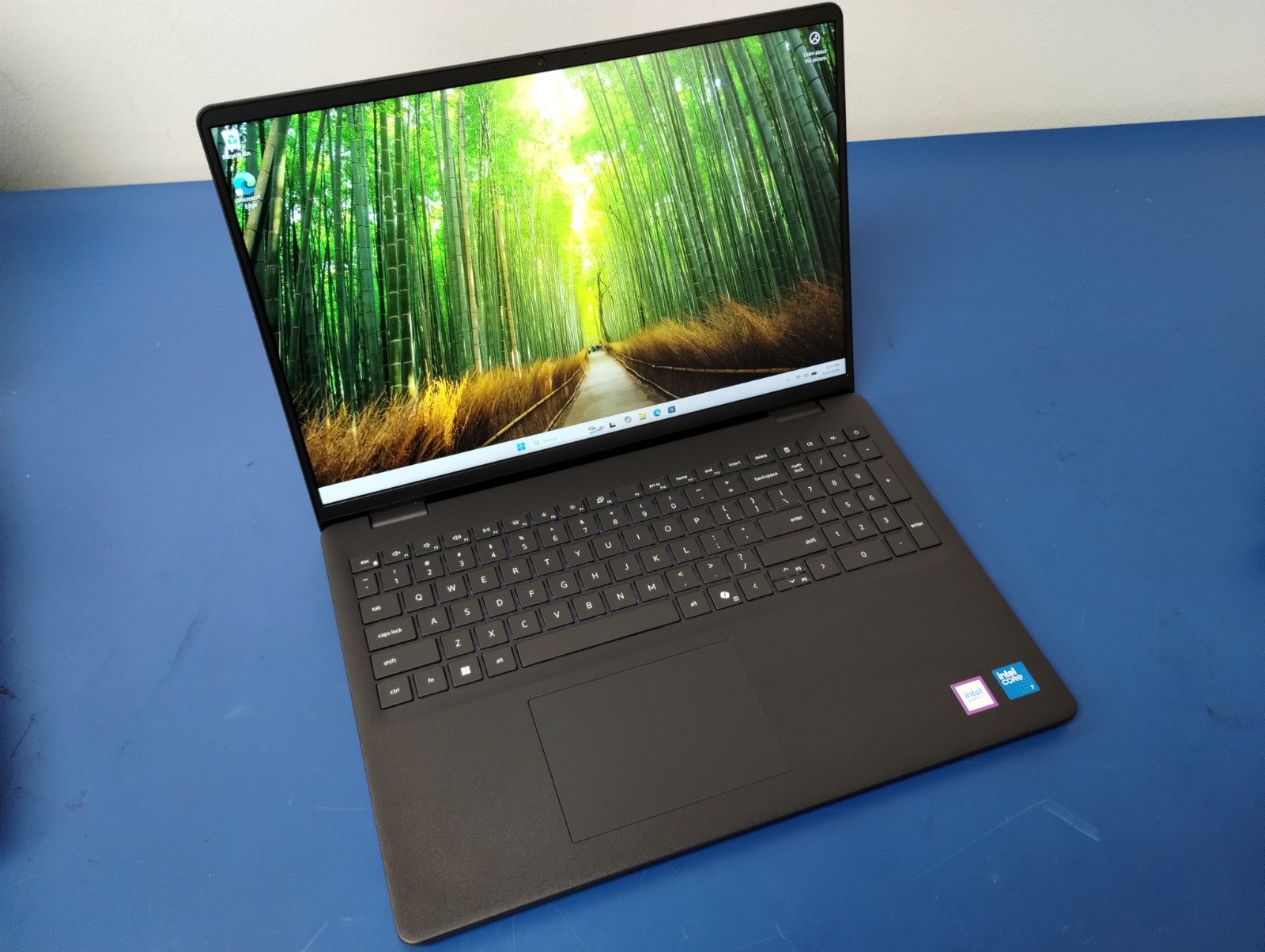 DELL 16 DC16250 MRYT3, Intel Core 7 150U, 1.80 GHz, 16 GB RAM, 1 TB NVMe SSD